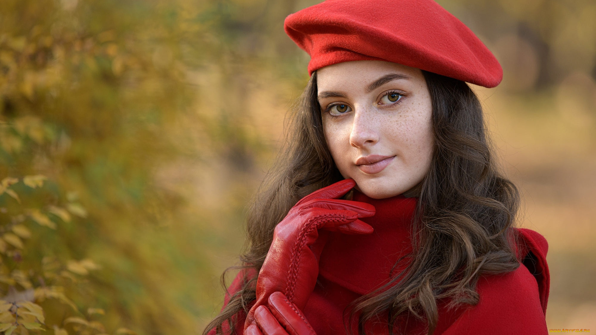 девушки, -, лица, , портреты, шатенка, красный, берет, перчатки, пальто, веснушки