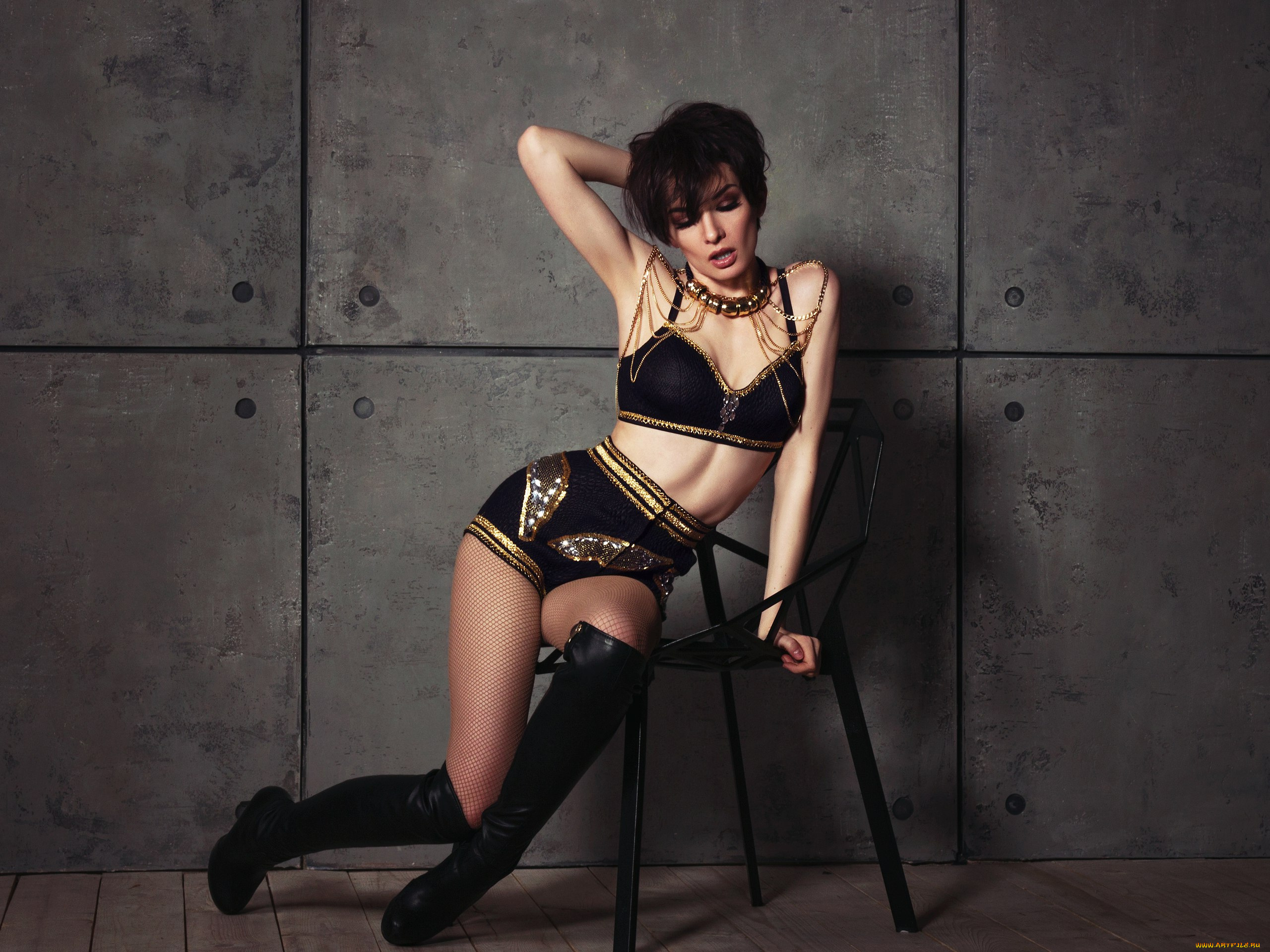девушка, -, girl, девушки, -, брюнетки, , шатенки, девушка, женщина, брюнетка, темноволосая, сексуальная, модель, звезда, позирует, разная, обувь, верхняя, стильная, одежда, нижнее, эротическое, бельё, трусы, лифчик, колготки, чулки, аксессуары, макияж, и, множество, элементов, на, фотографии