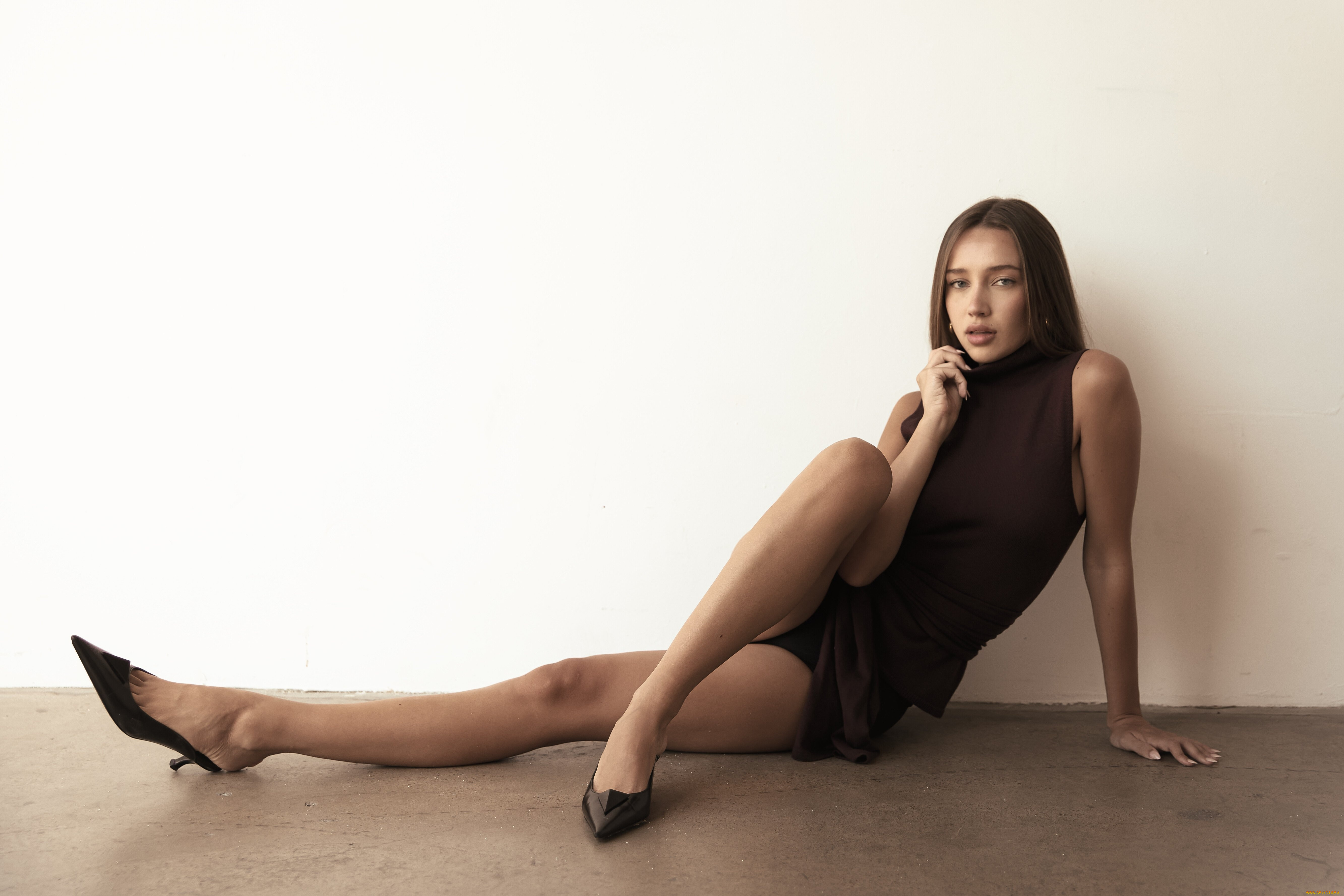 красивая, девушка, девушки, -, брюнетки, , шатенки, девушка, женщина, шатенка, темноволосая, сексуальная, модель, звезда, позирует, разная, обувь, верхняя, стильная, одежда, нижнее, эротическое, бельё, трусы, лифчик, колготки, чулки, аксессуары, макияж, и, множество, элементов, на, фотографии