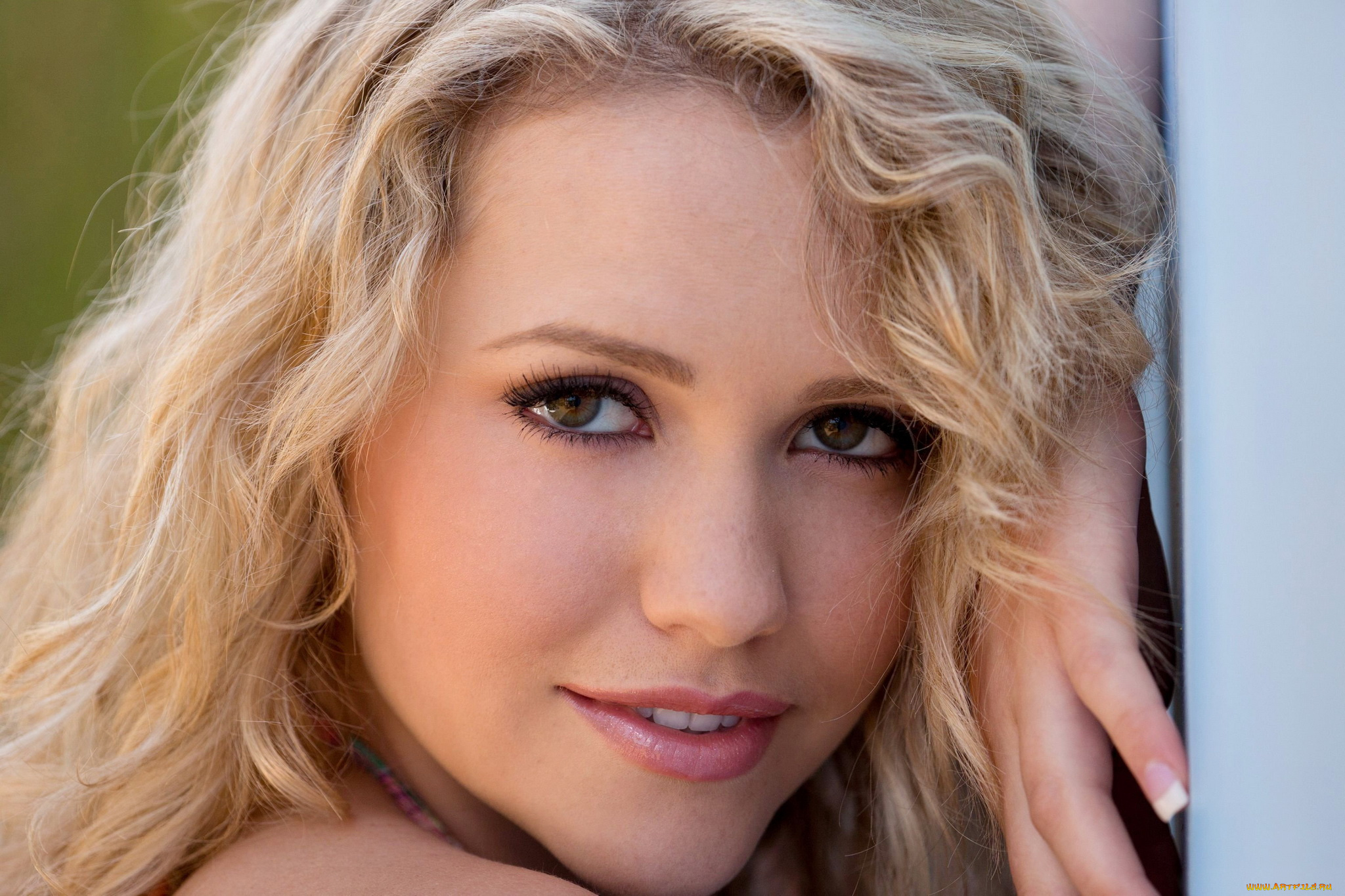 Mia, Malkova, девушки