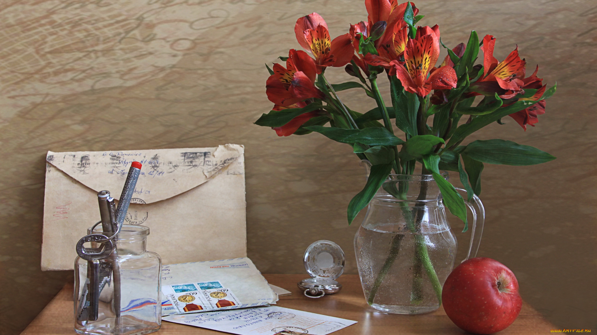 цветы, альстромерия, букет, конверты, яблоко