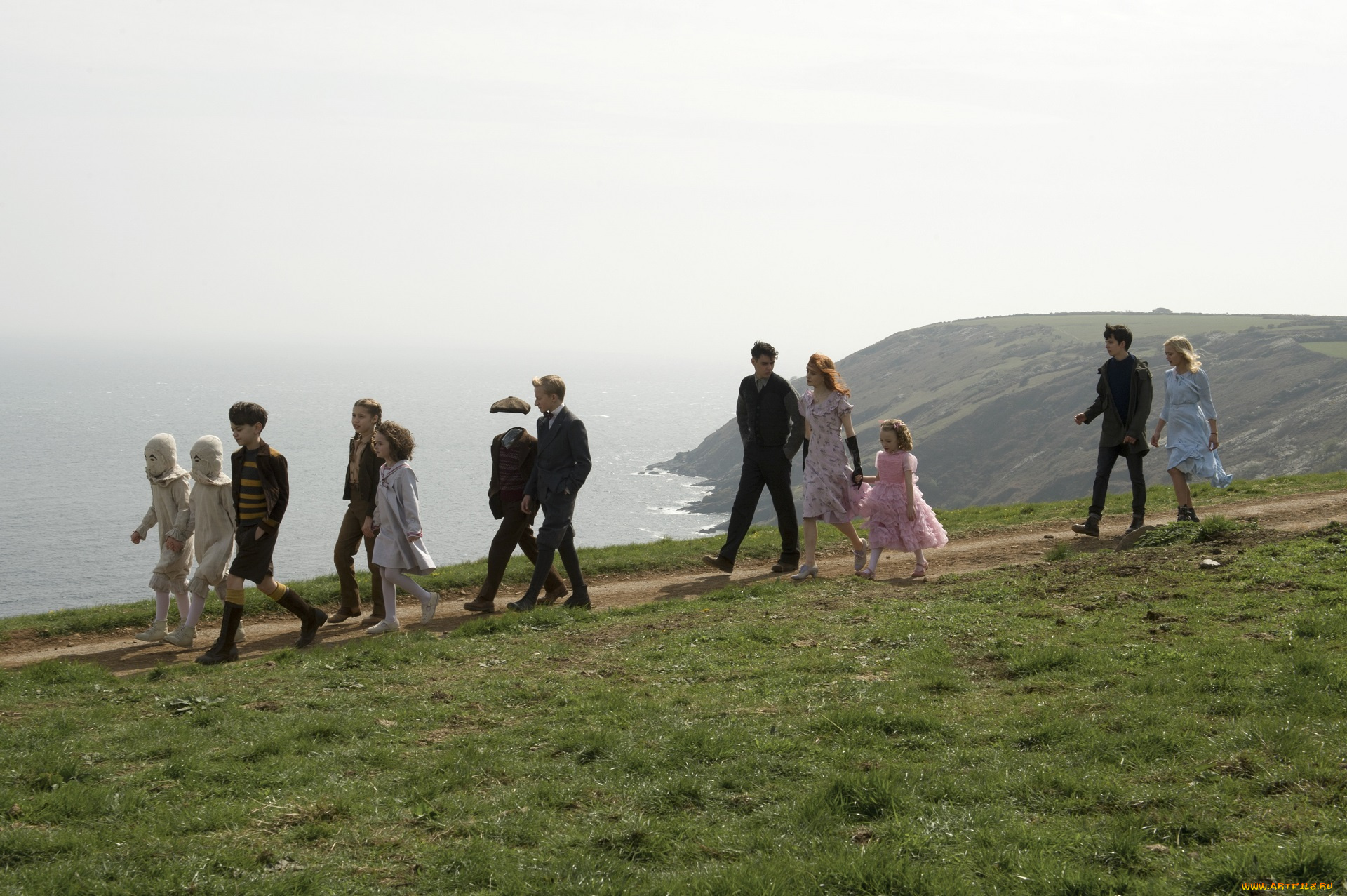 кино, фильмы, miss, peregrine`s, home, for, peculiar, children, дети, дорога, горы, море