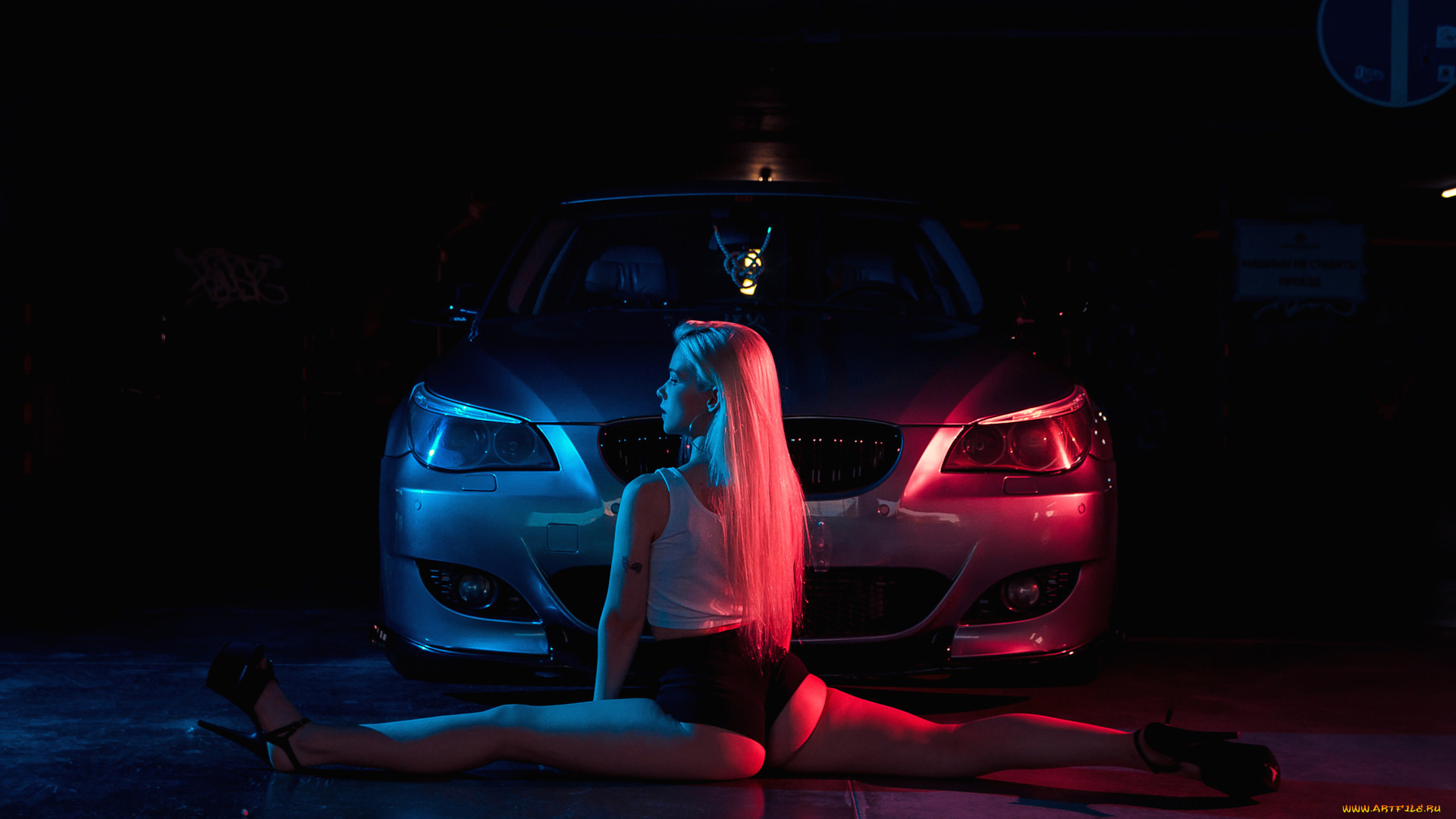 девушка, и, авто, автомобили, -авто, с, девушками, девушка, женщина, блондинка, светловолосая, сексуальная, модель, звезда, позирует, разная, обувь, верхняя, стильная, одежда, нижнее, эротическое, бельё, трусы, лифчик, колготки, чулки, аксессуары, макияж, и, множество, элементов, на, фотографии