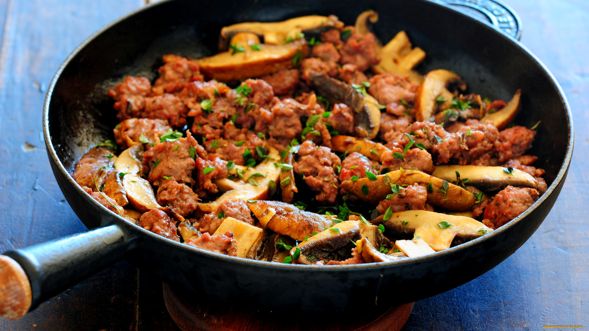 еда, грибы, , грибные, блюда, второе, блюдо, мясо, сковорода, тушенное, рогу