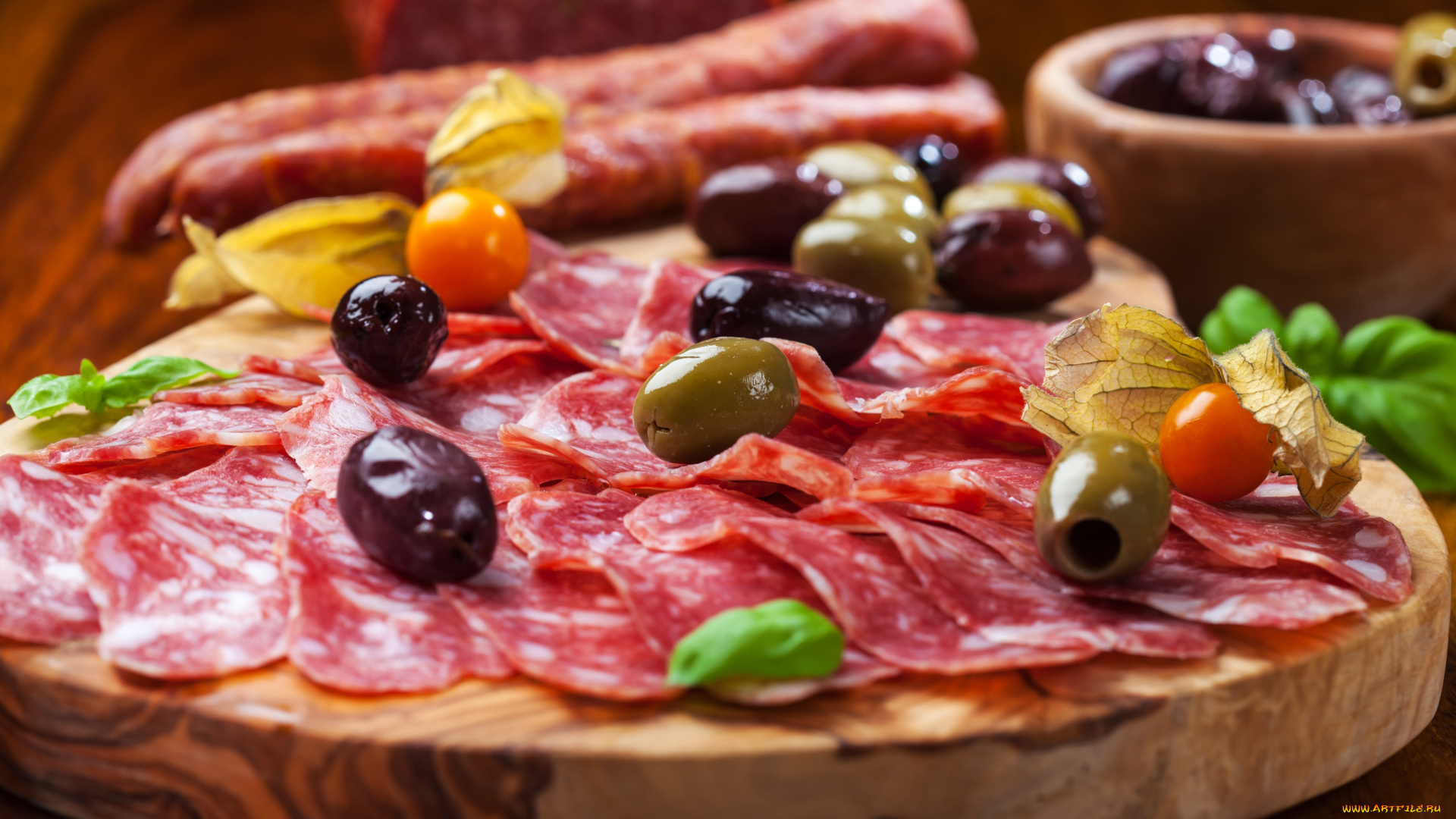 еда, колбасные, изделия, колбасное, ассорти, доска, зелень, оливки