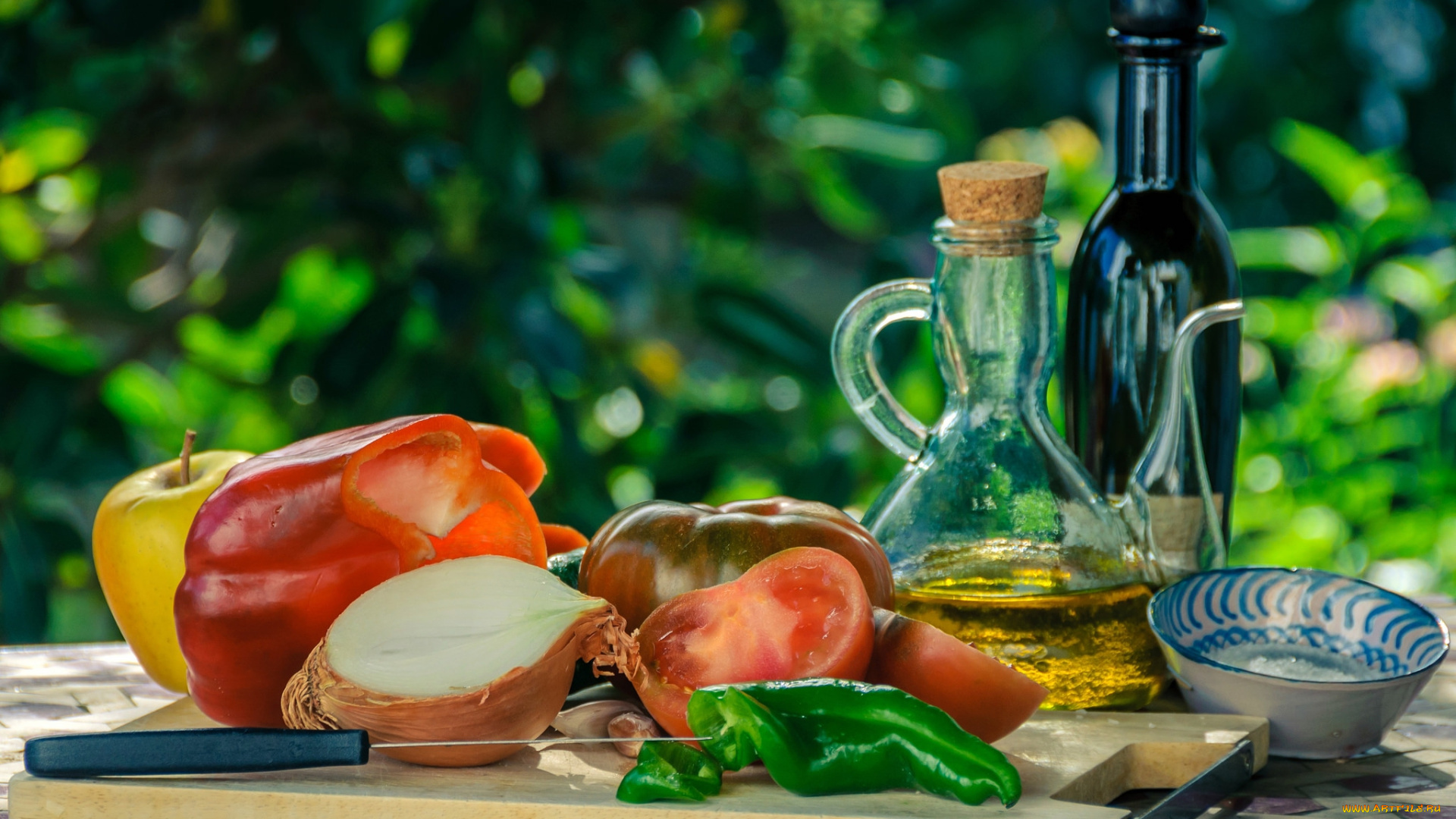 еда, натюрморт, доска, овощи, нож, бутылка, масло, яблоко