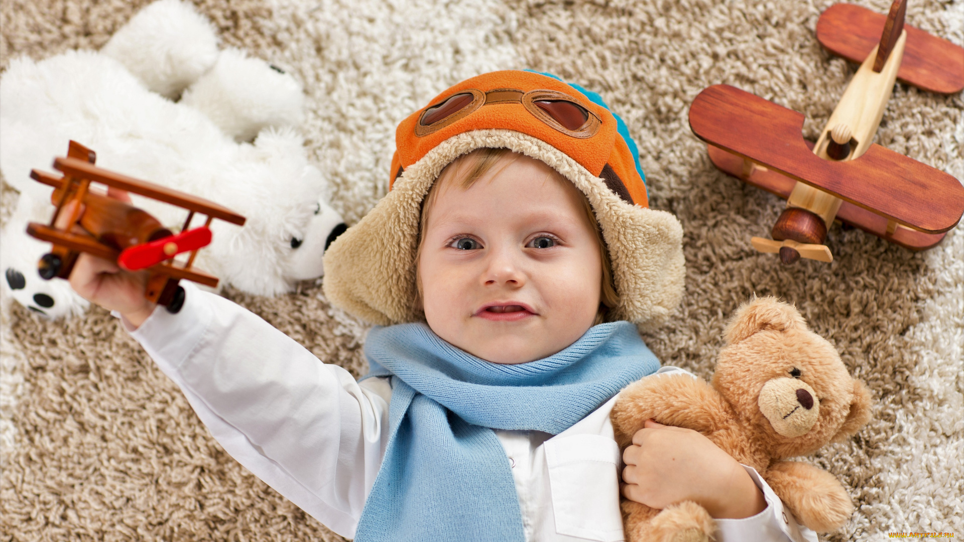 разное, дети, мальчик, игрушки, шлем, шарф, самолеты