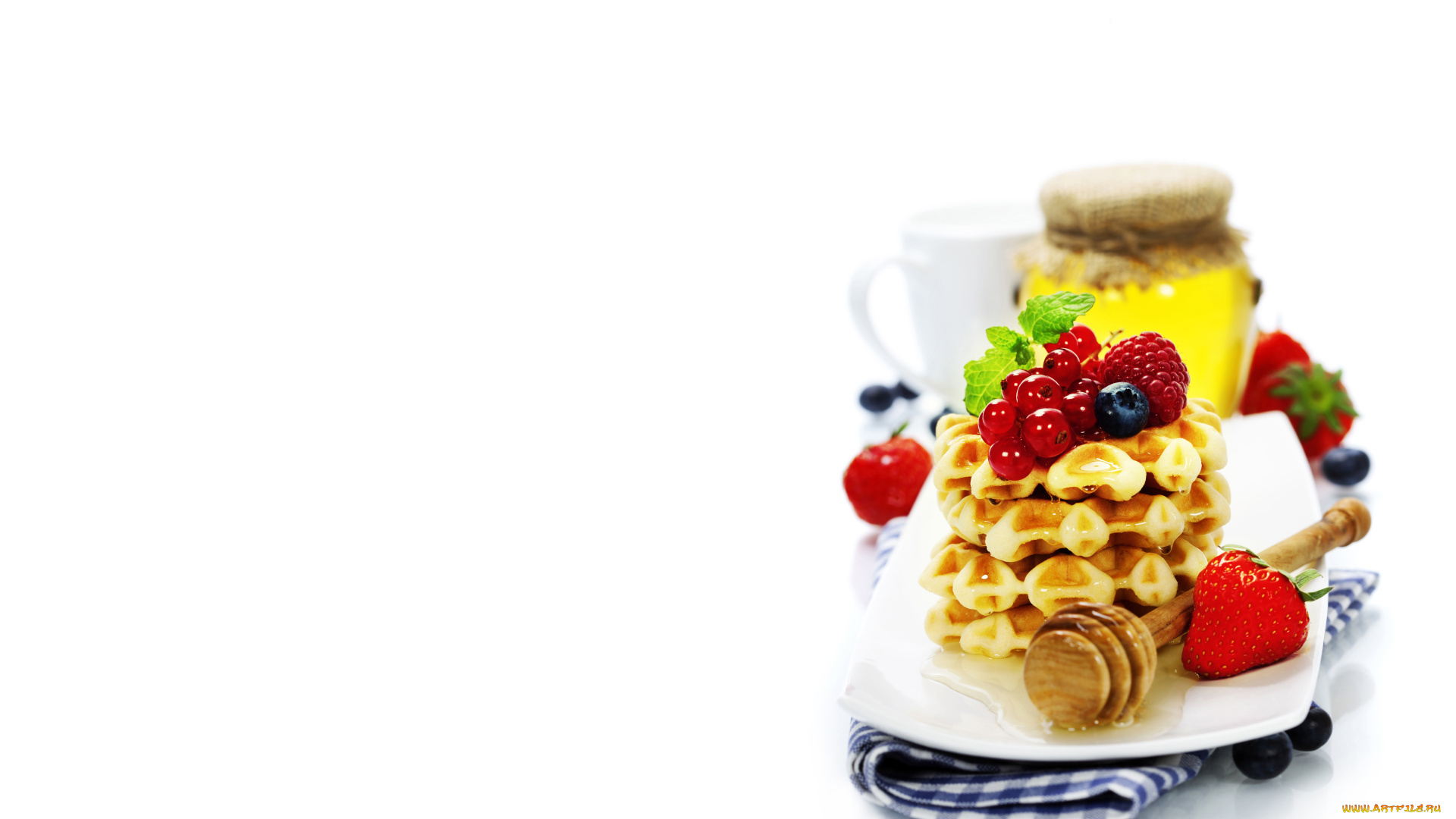 еда, пирожные, кексы, печенье, черника, мёд, кружка, honey, ягоды, салфетка, клубника, вафли, завтрак, тарелка, dipper