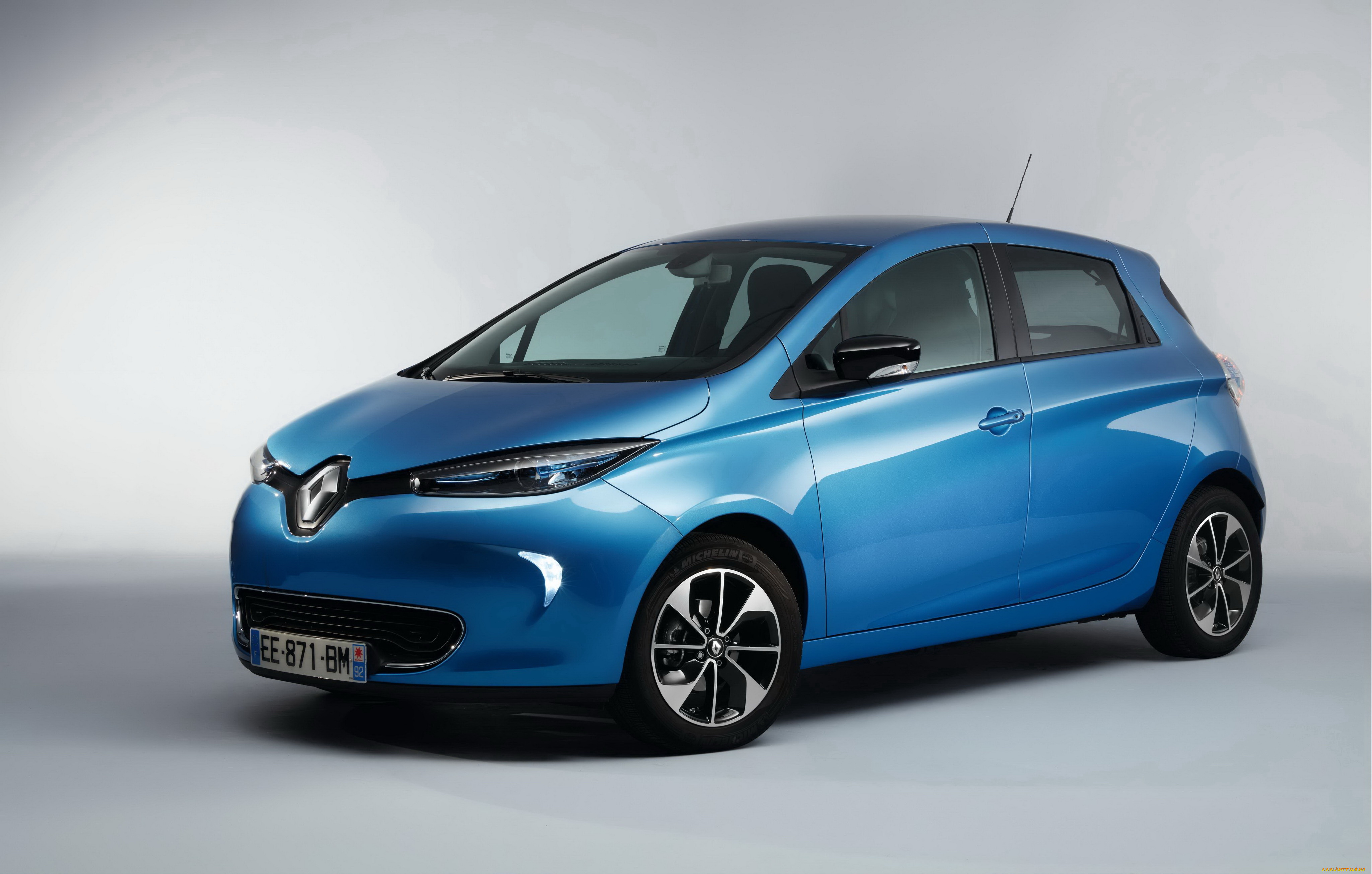 автомобили, renault