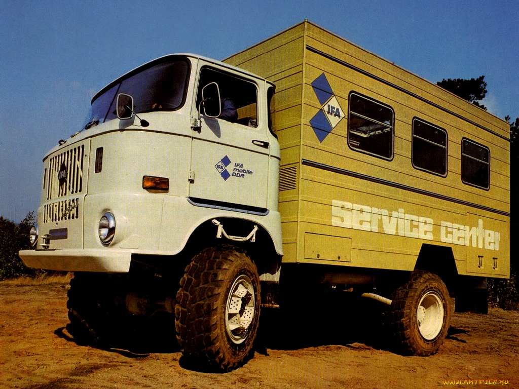 автомобили, грузовики