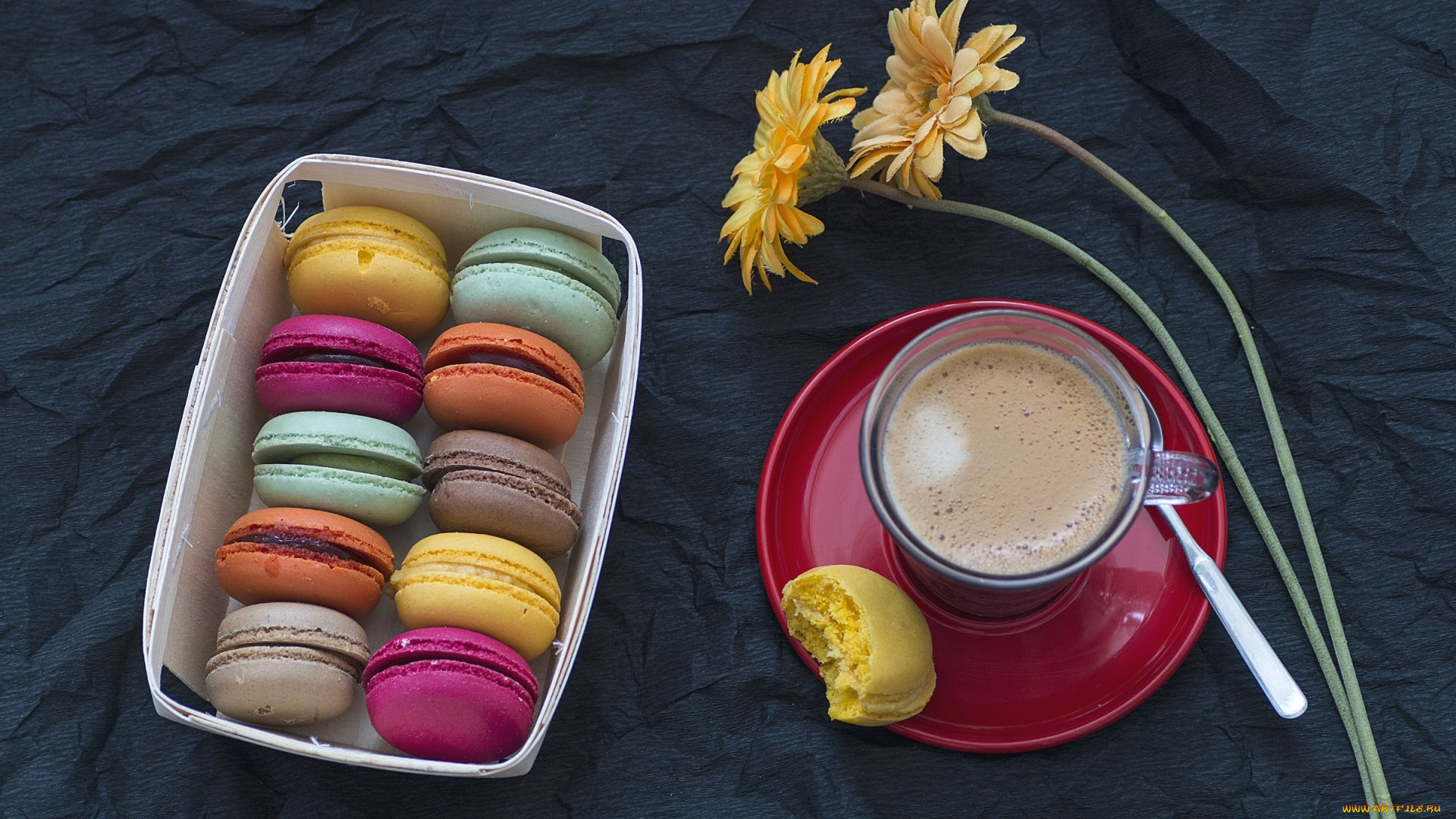 еда, макаруны, кофе, чашка, герберы