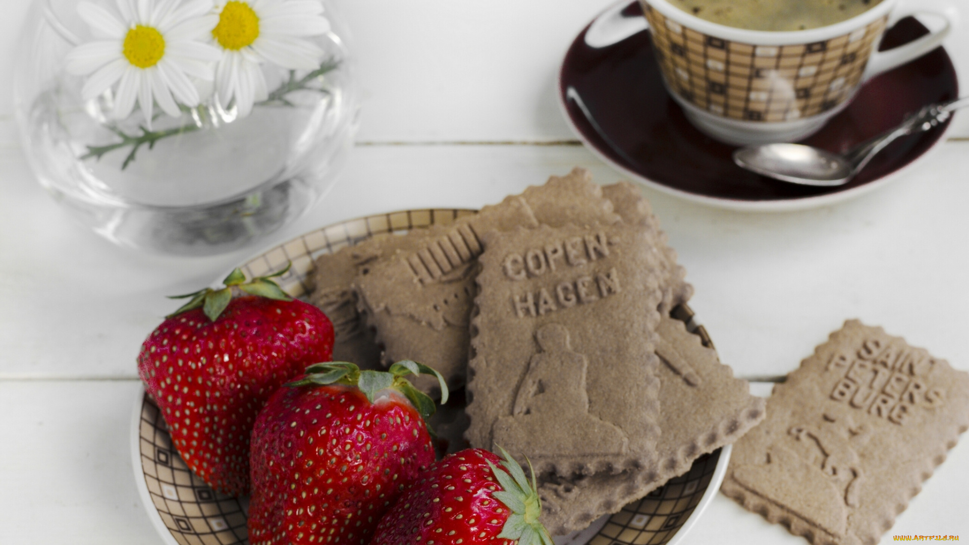 еда, разное, цветы, ромашки, кофе, печенье, ягоды, клубника, кружка