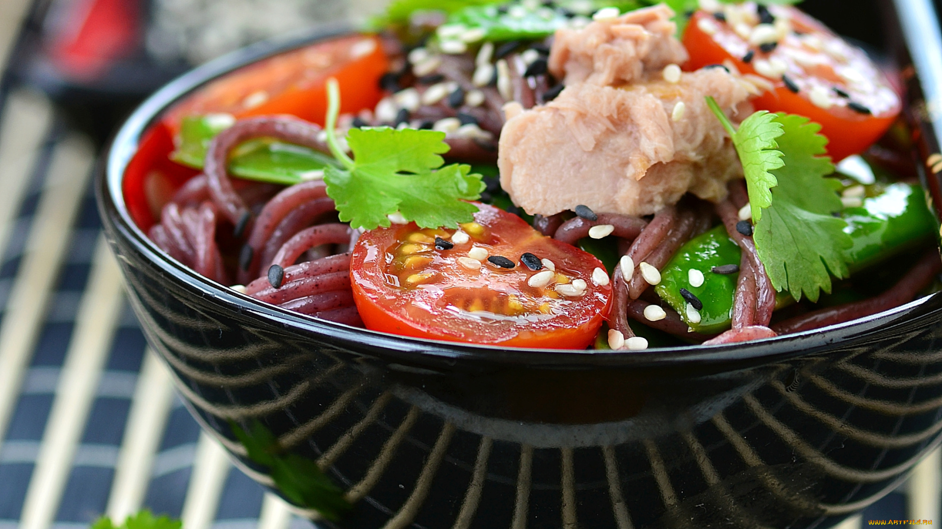 еда, салаты, , закуски, кунжут, лапша, помидор