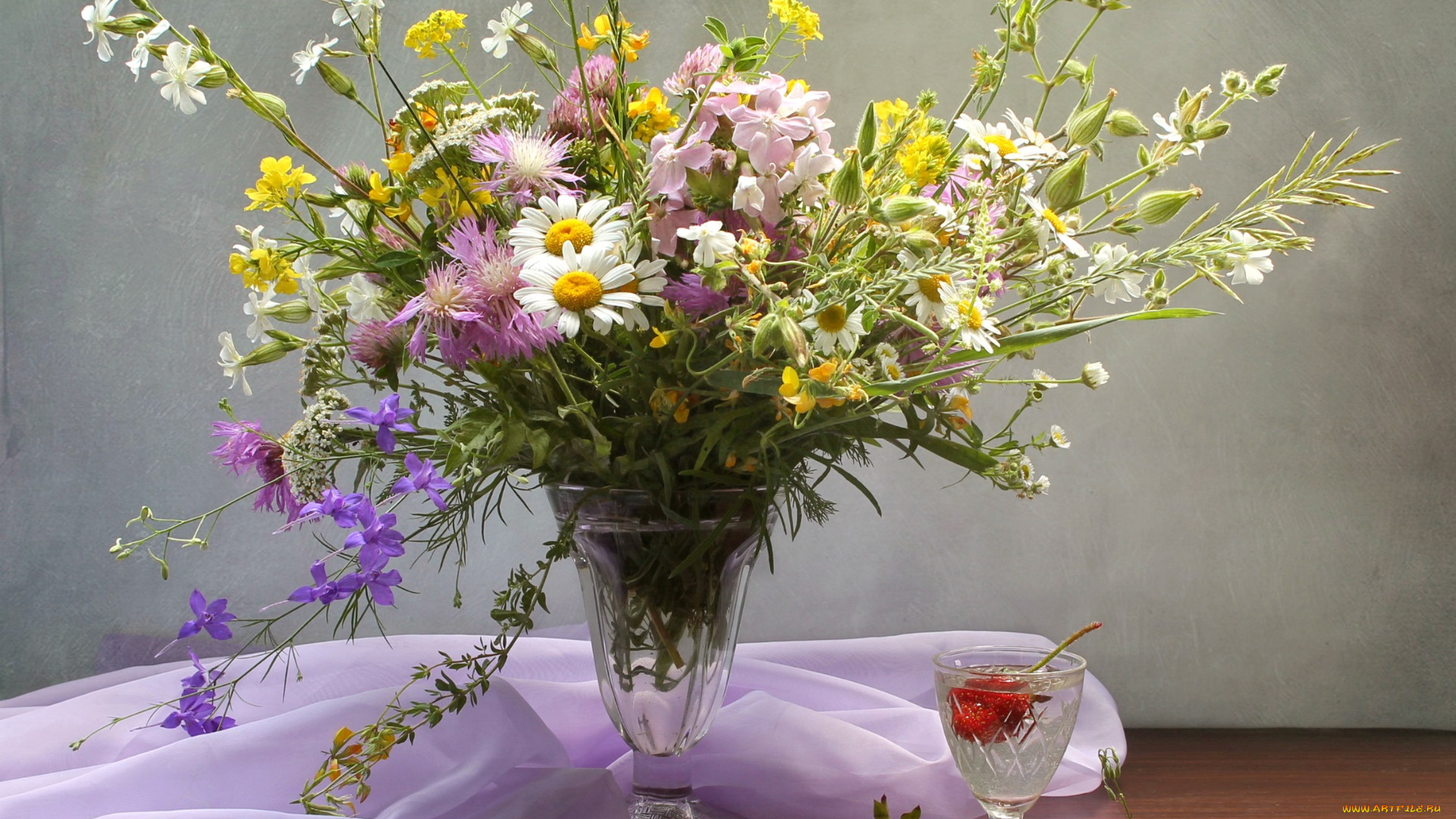 цветы, букеты, , композиции, ромашки, бокал, клубника, полевые, букет, лето