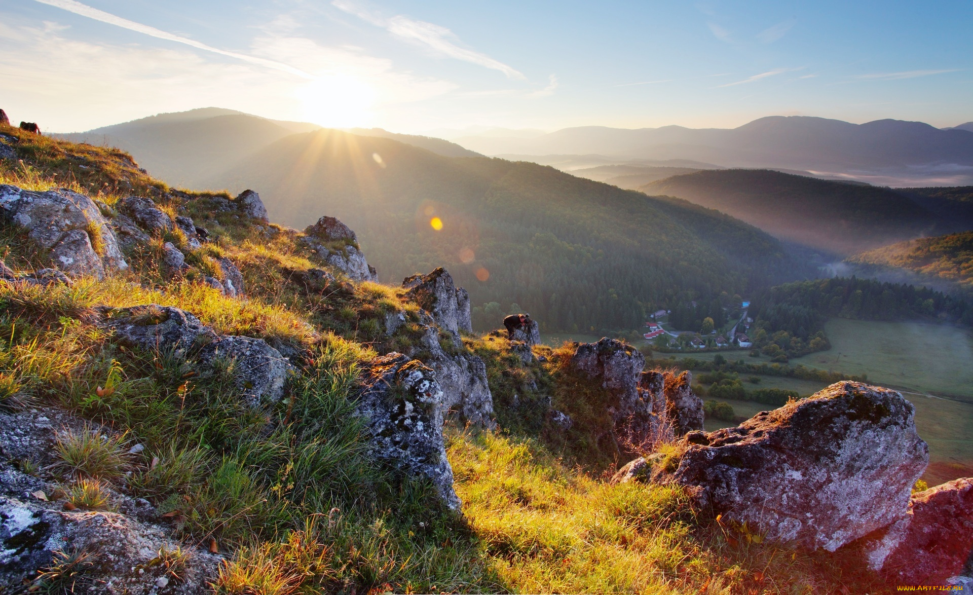 природа, горы, луга, лучи, камни, скалы, трава, небо
