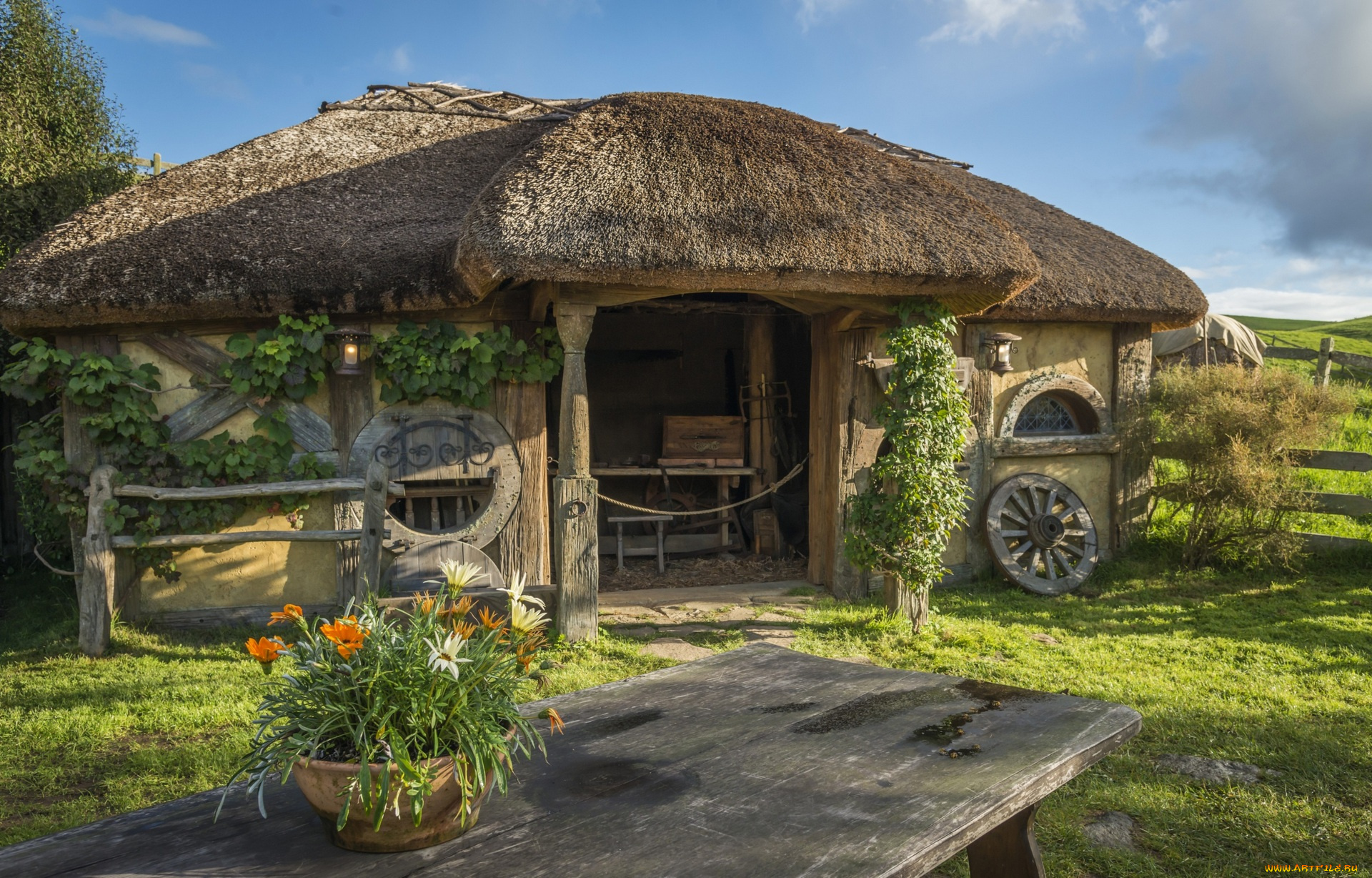 города, -, здания, , дома, постройка, стол, цветы, колесо