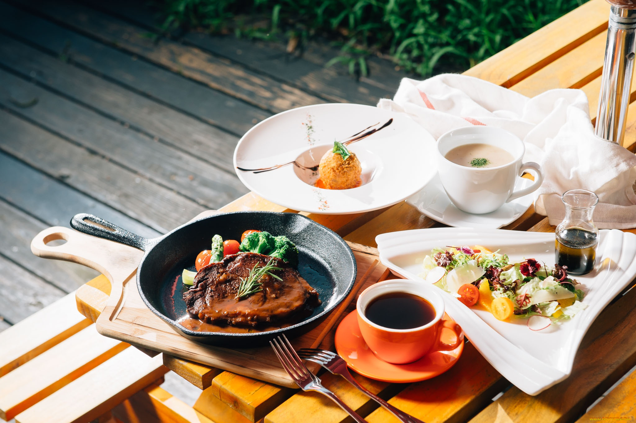 еда, разное, салат, мясо, десерт, суп, чай, ассорти