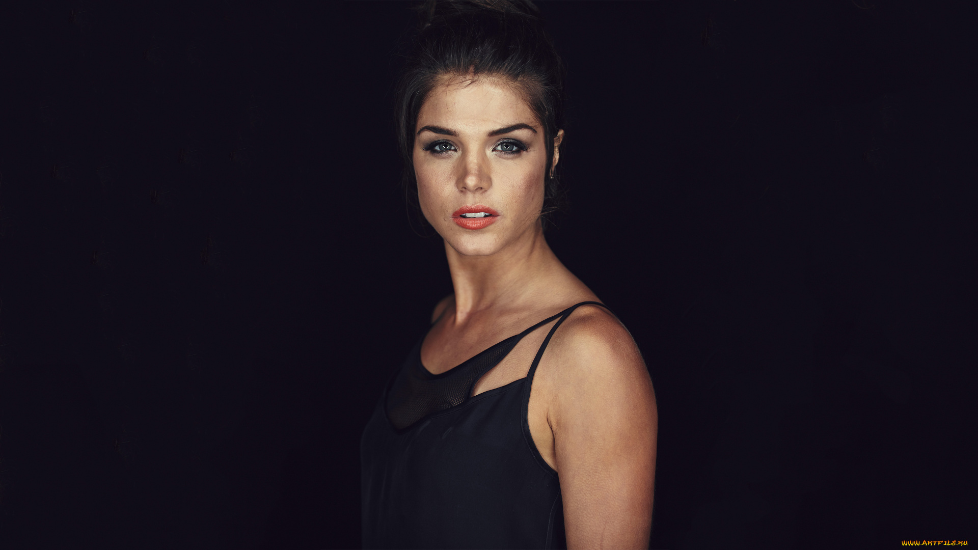 marie, avgeropoulos, девушки, marie, avgeropoulos, брюнетка, топ, майка