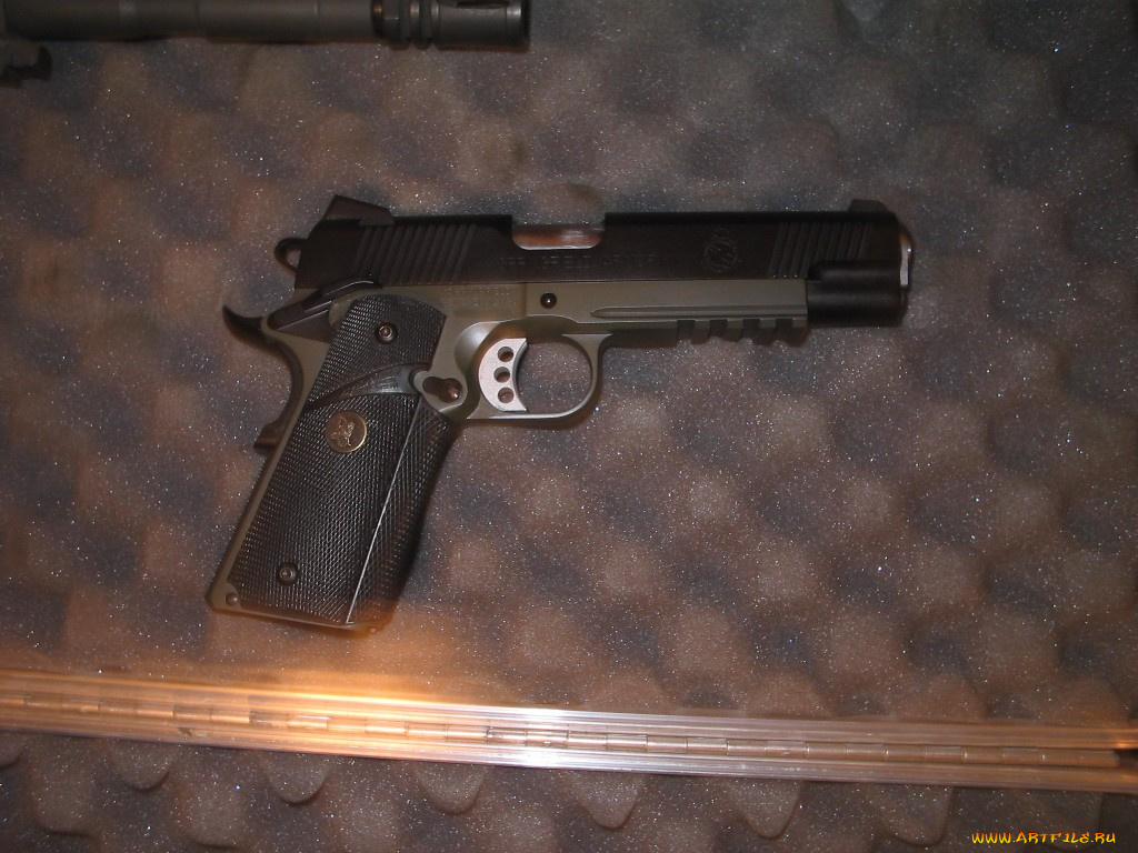 оружие, пистолеты