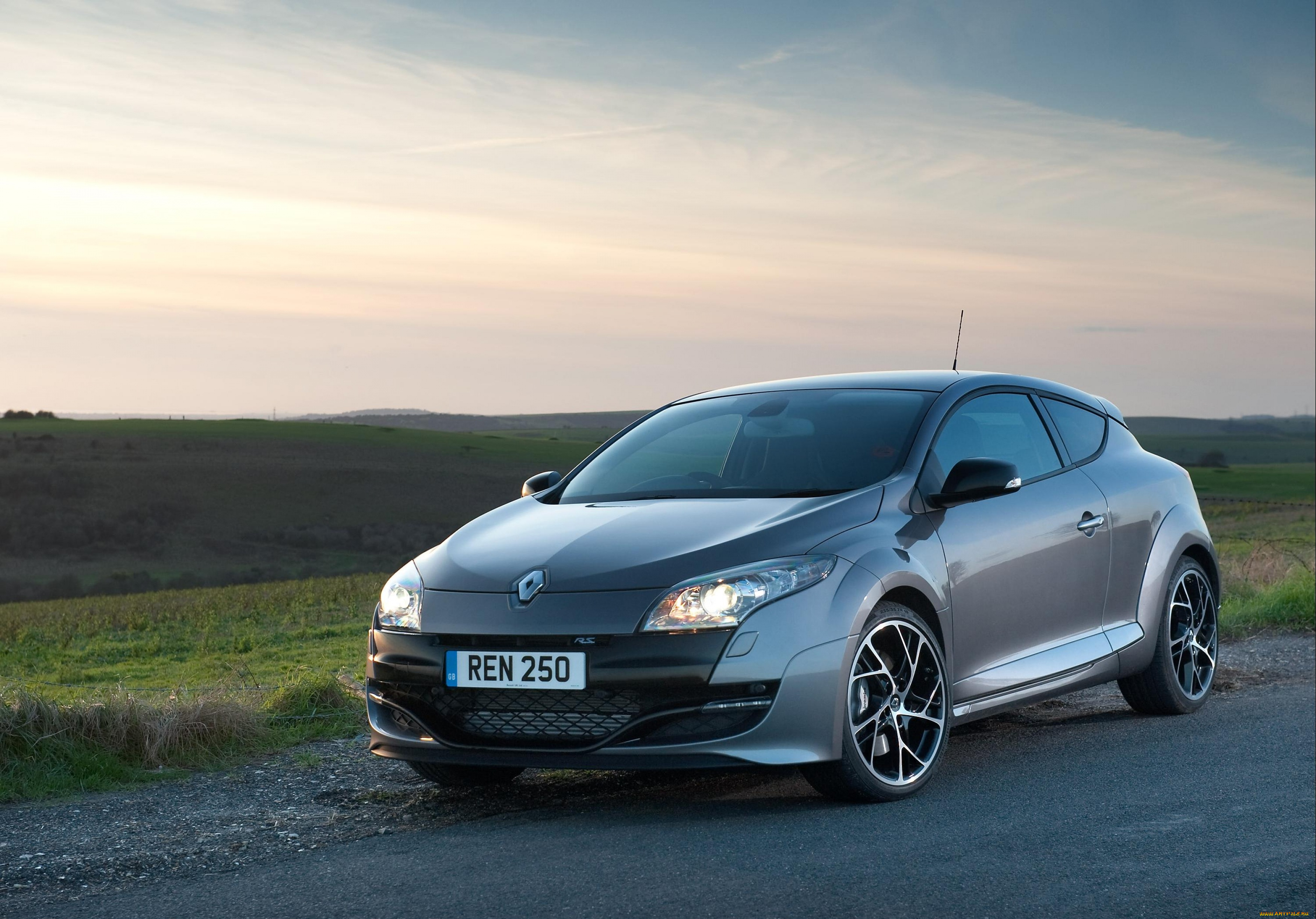 автомобили, renault