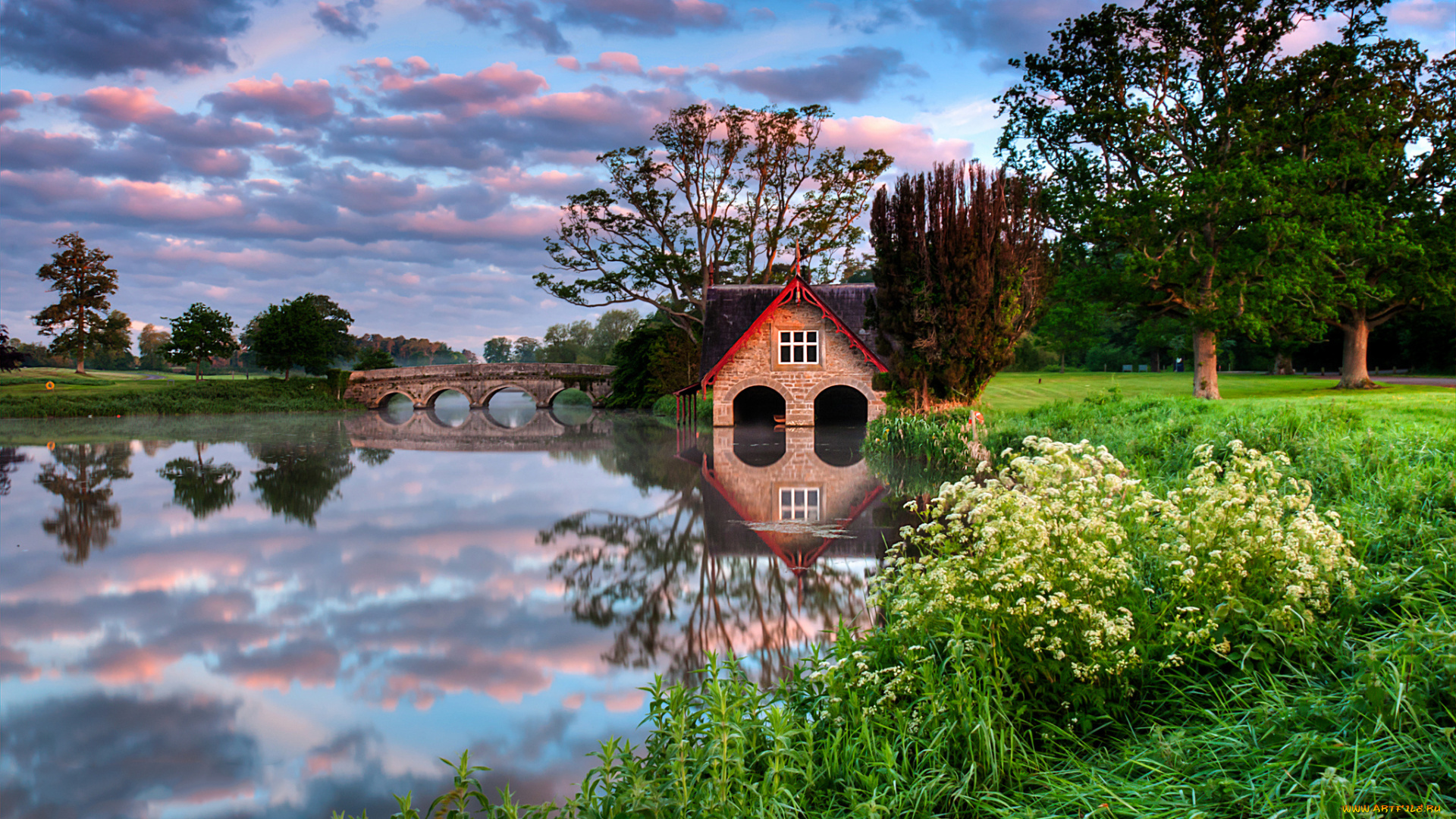 природа, реки, озера, река, мост, луг, трава, цветы, деревья, домик