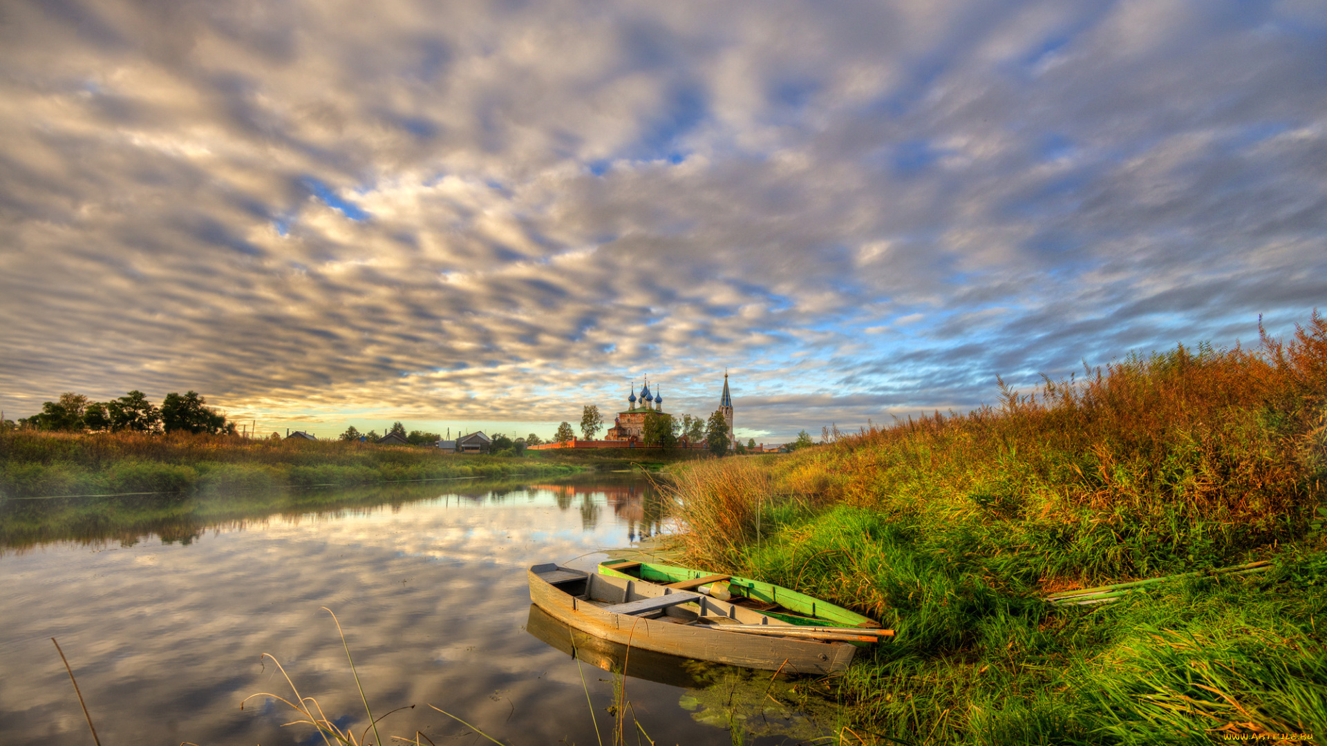 корабли, лодки, , шлюпки, осень, трава, закат, берег, речка, церковь, село, вечер