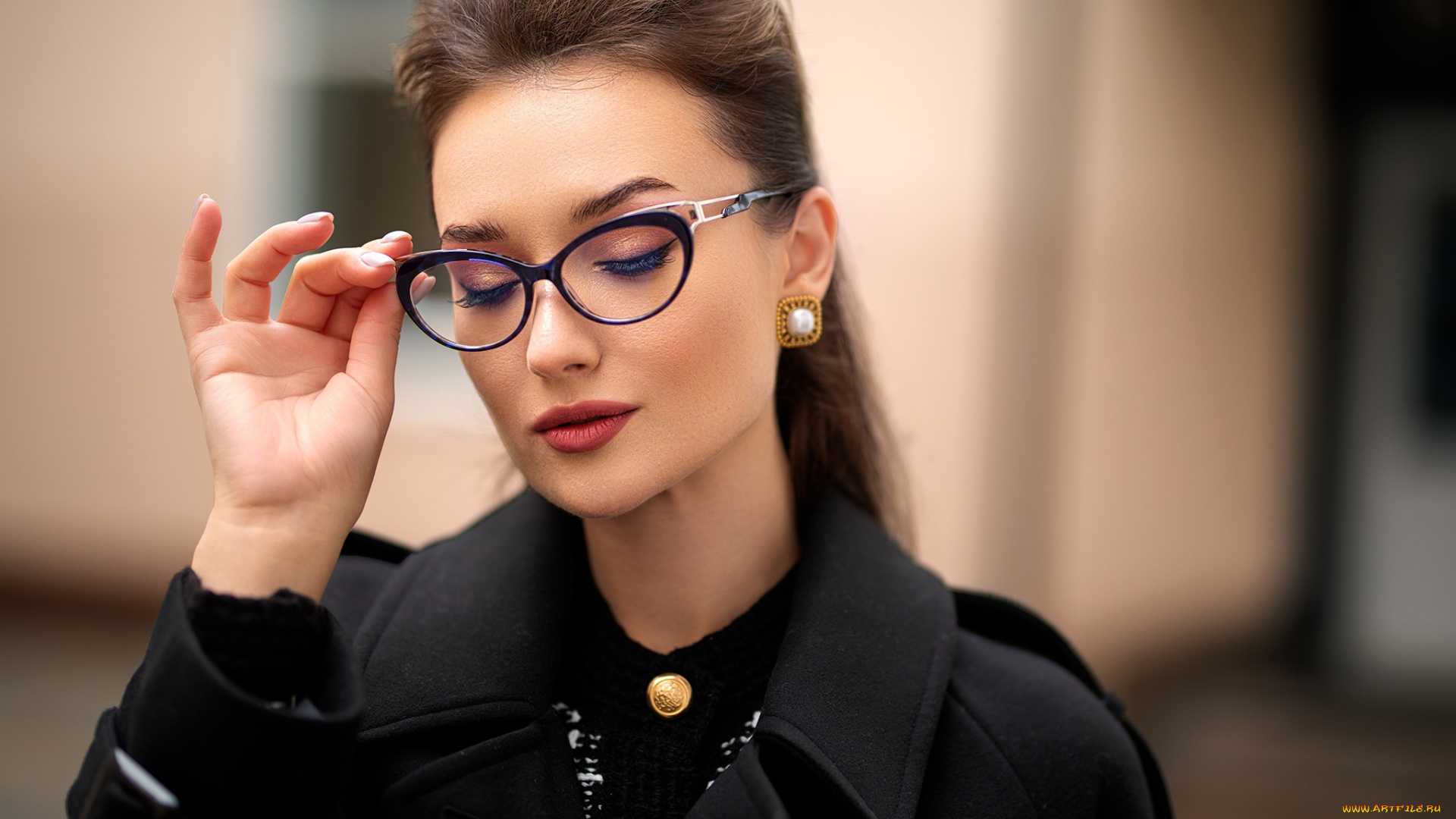 девушка, -, girl, девушки, -, лица, , портреты, девушка, женщина, шатенка, темноволосая, сексуальная, модель, звезда, позирует, разная, обувь, верхняя, стильная, одежда, нижнее, эротическое, бельё, трусы, лифчик, колготки, чулки, аксессуары, макияж, и, множество, элементов, на, фотографии