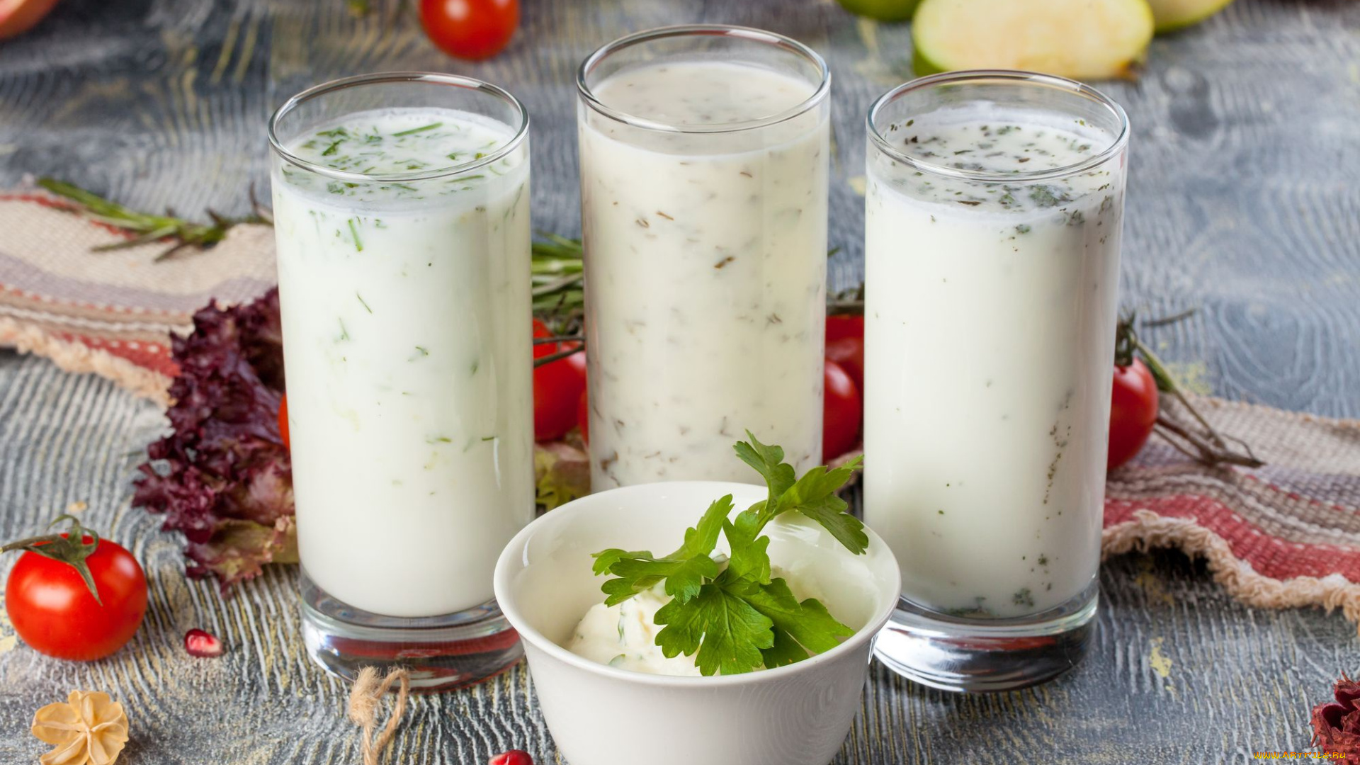 еда, масло, , молочные, продукты, йогурт, помидор, лимон, зелень, овощи, стаканы, томаты