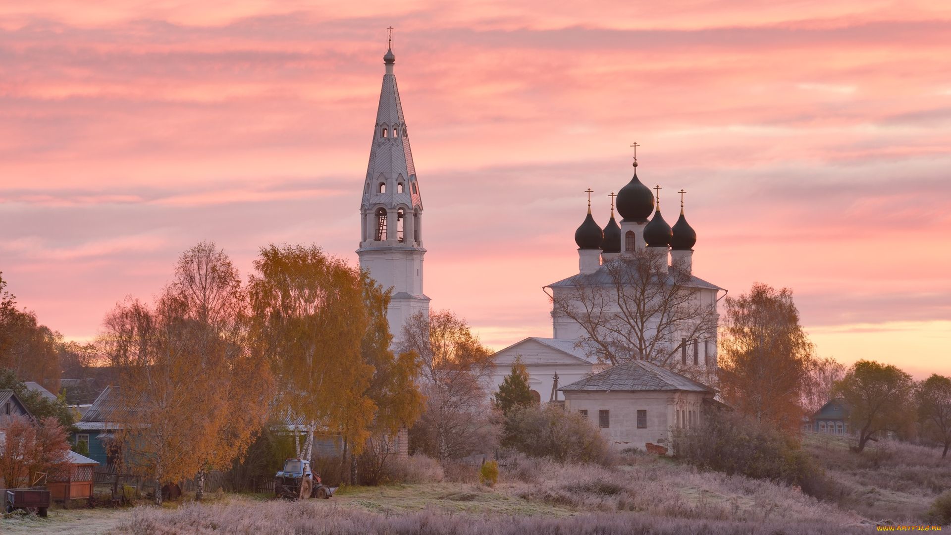 города, -, православные, церкви, , монастыри, колокольня, провинция, купола, архитектура, россия, березы, домики, храм, дымка, трактор, церковь, деревня, село, рассвет, розовый, природа, закат, деревья, облака, русская, глубинка