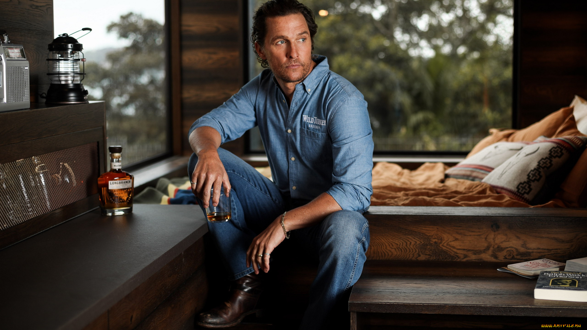 мужчины, matthew, mcconaughey, виски, стакан, поза, взгляд