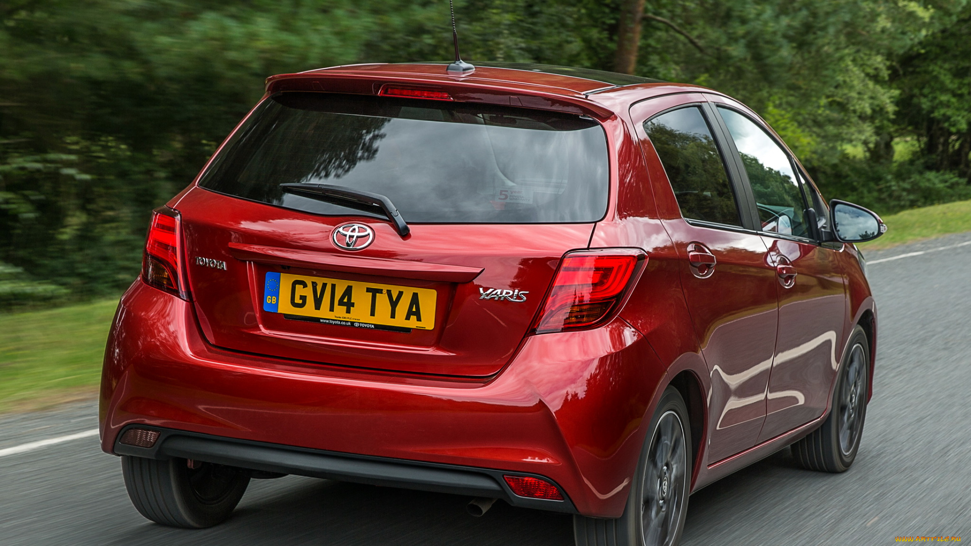 автомобили, toyota, 2014г, красный, uk-spec, 5-door, yaris