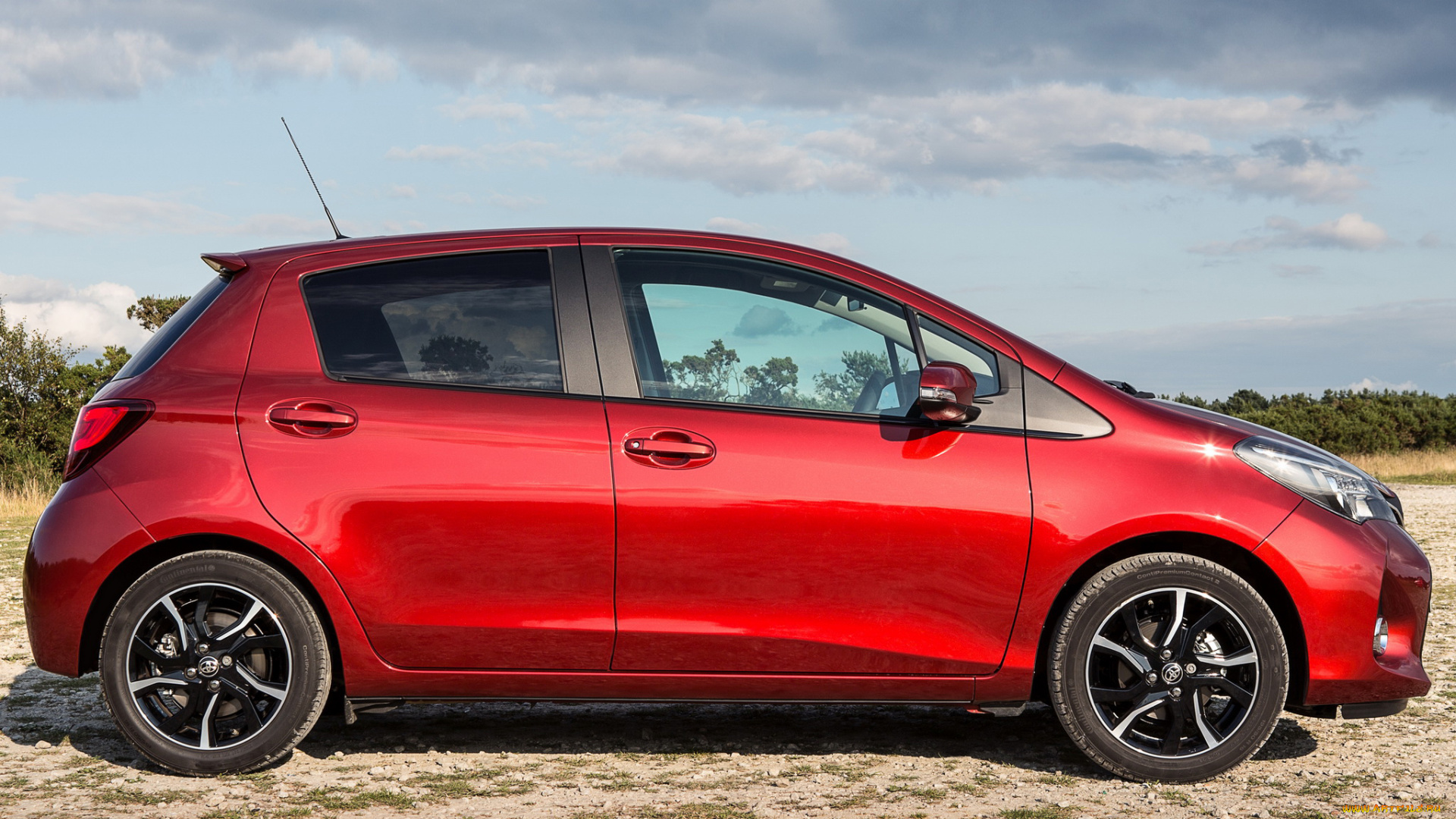 автомобили, toyota, uk-spec, 5-door, yaris, красный, 2014г