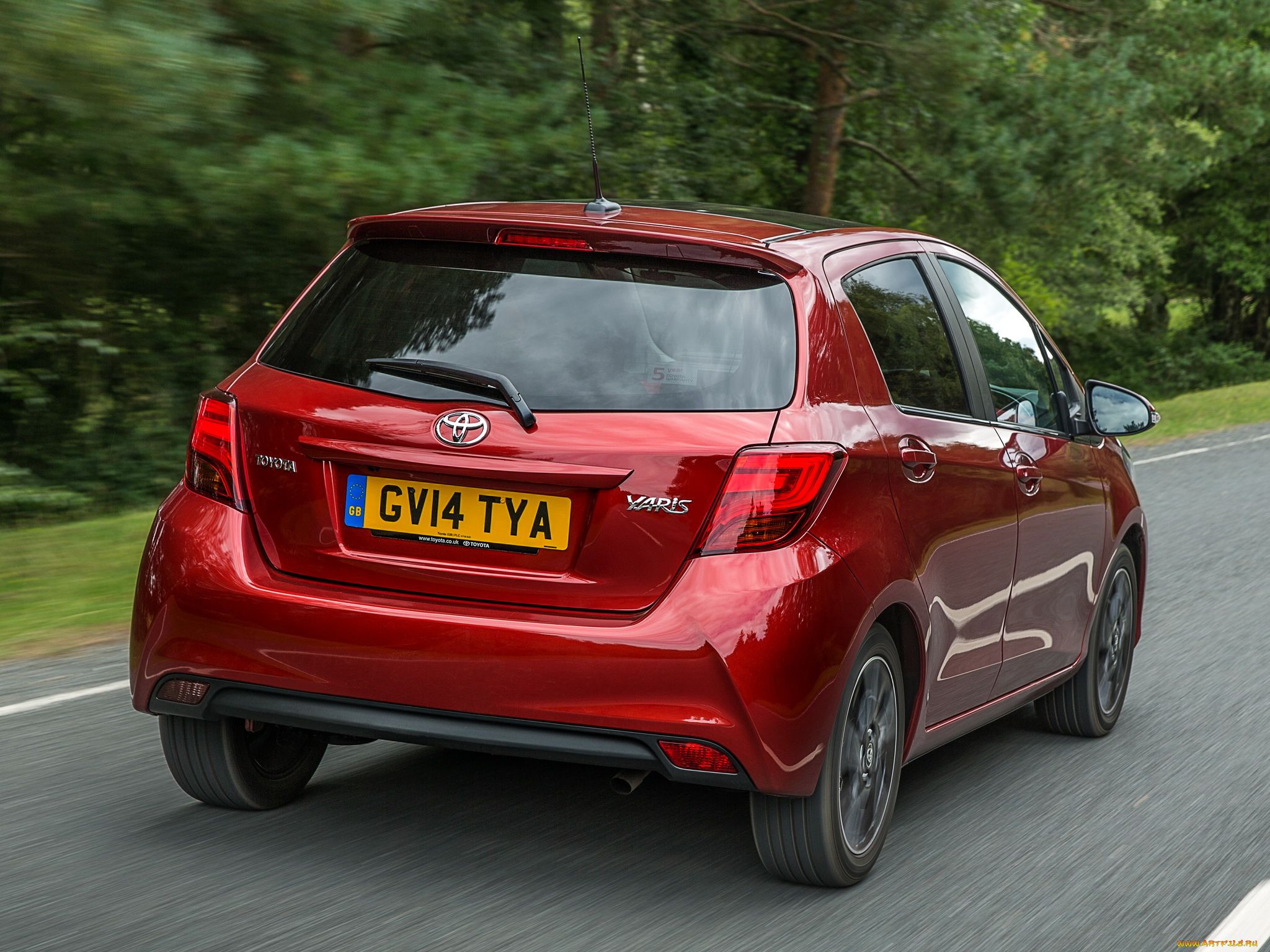 автомобили, toyota, 2014г, красный, uk-spec, 5-door, yaris