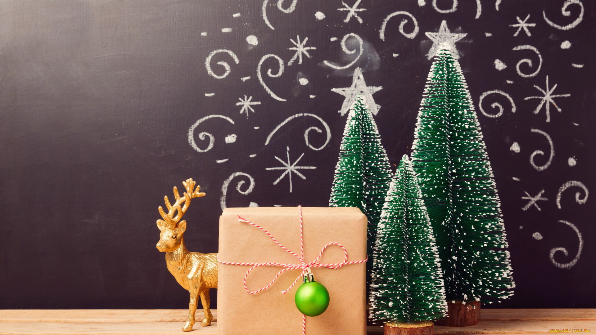 календари, праздники, , салюты, елка, олень, игрушка, шар, коробка, статуэтка