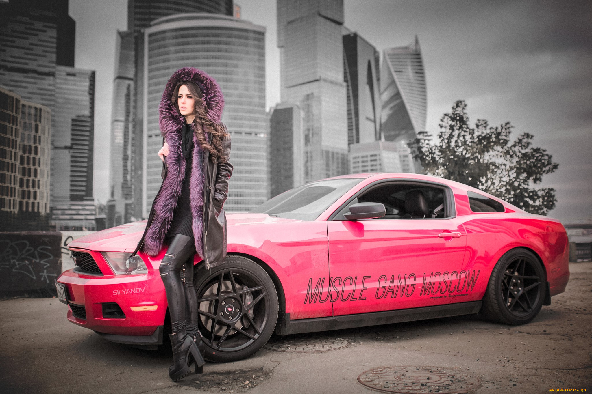 автомобили, -авто, с, девушками, шатенка, пальто, мех, каблуки, штаны, машина, розовая, дома, город