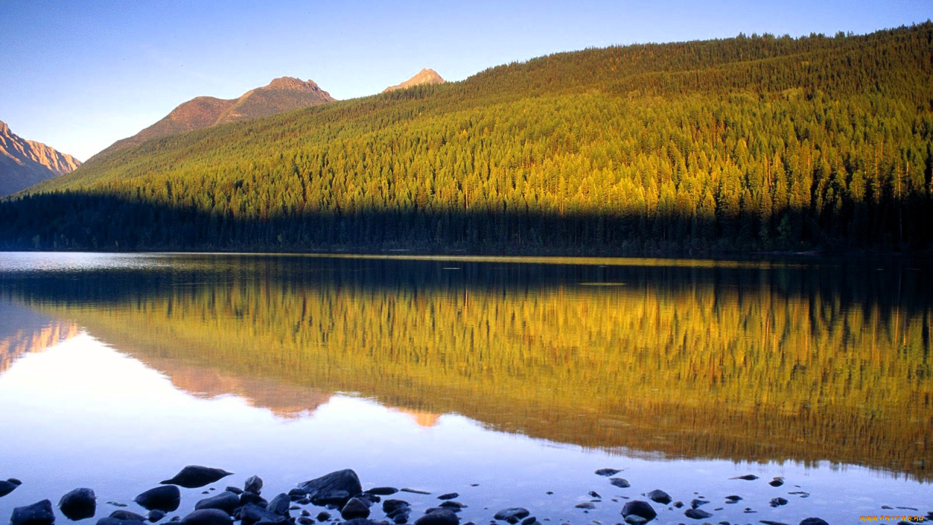 природа, реки, озера, горы, склон, лес, деревья, тень, озеро, отражение, камни