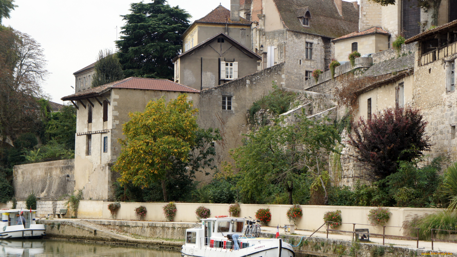 корабли, моторные, лодки, цветы, здания, река