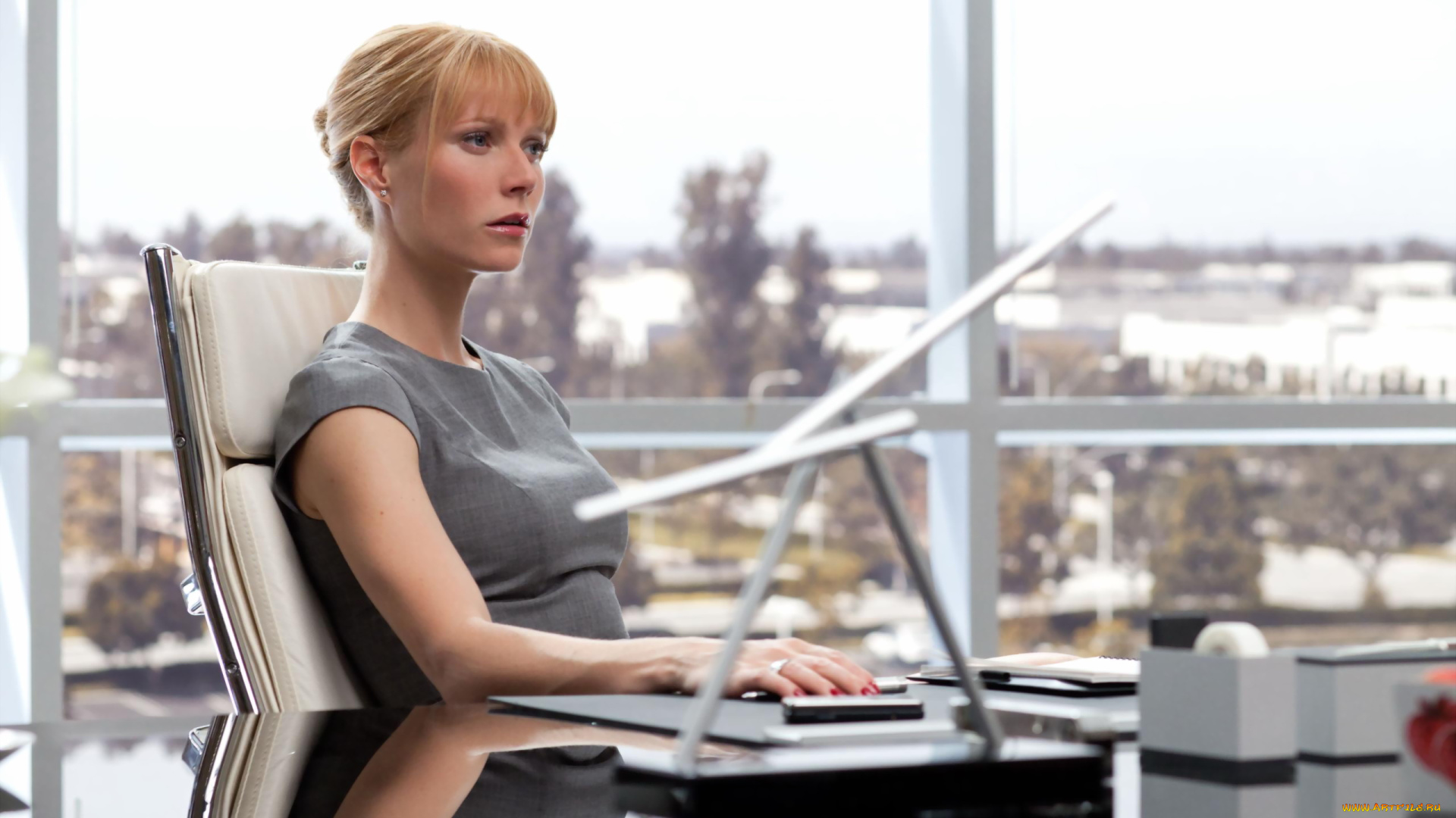 Gwyneth, Paltrow, девушки, актриса, окно, стол, кресло