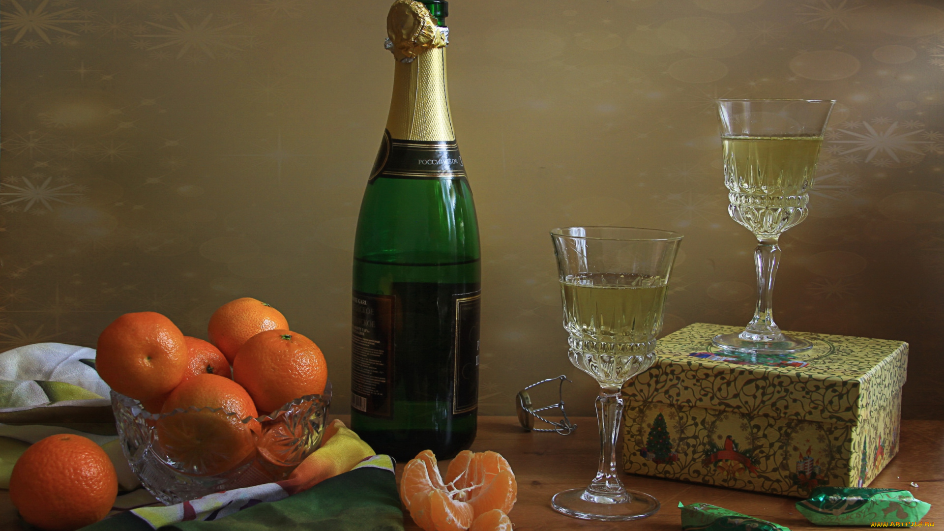 праздничные, угощения, шампанское, мандарины, конфеты