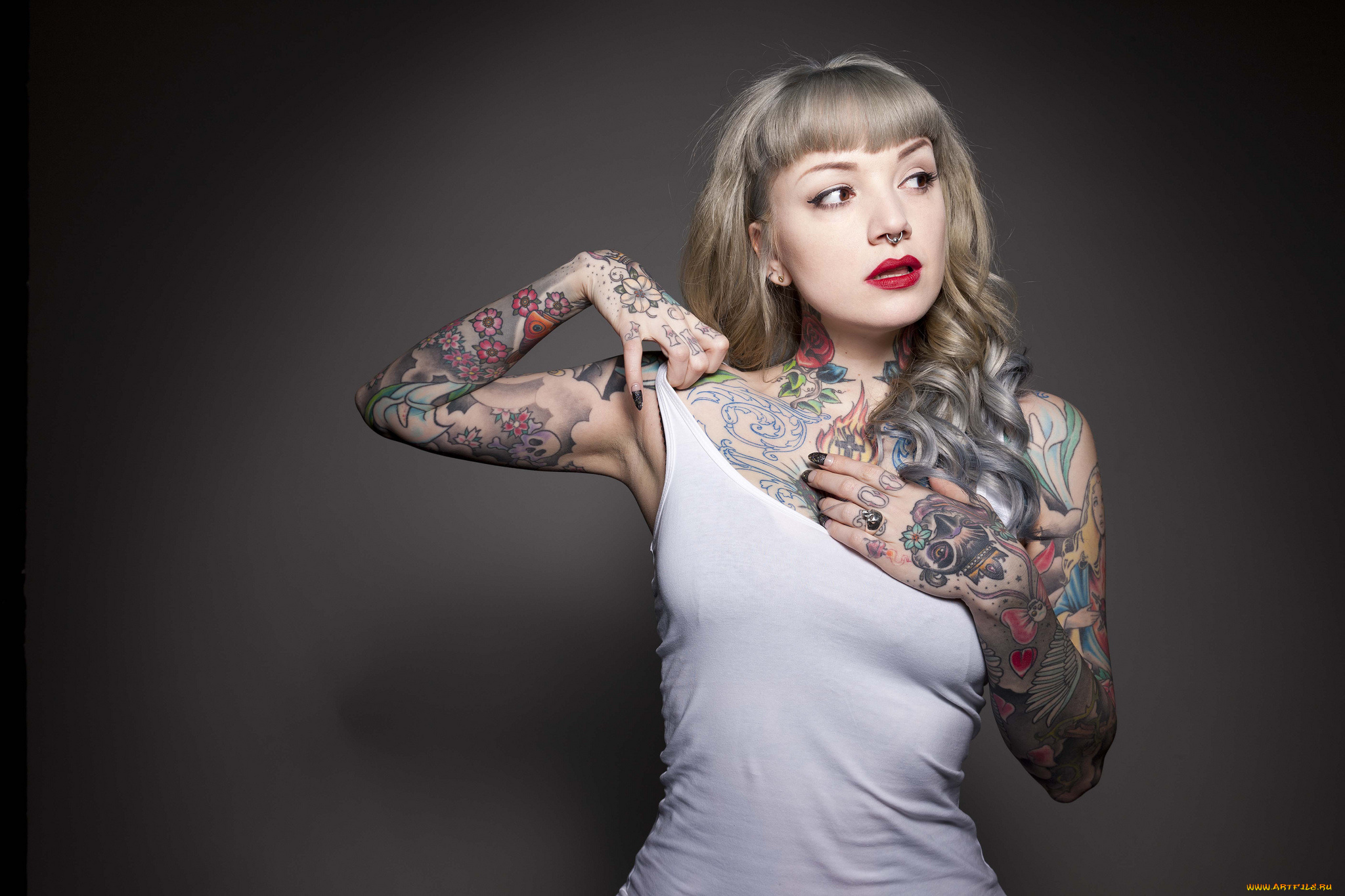 nina, kate, девушки, тату, локоны, майка