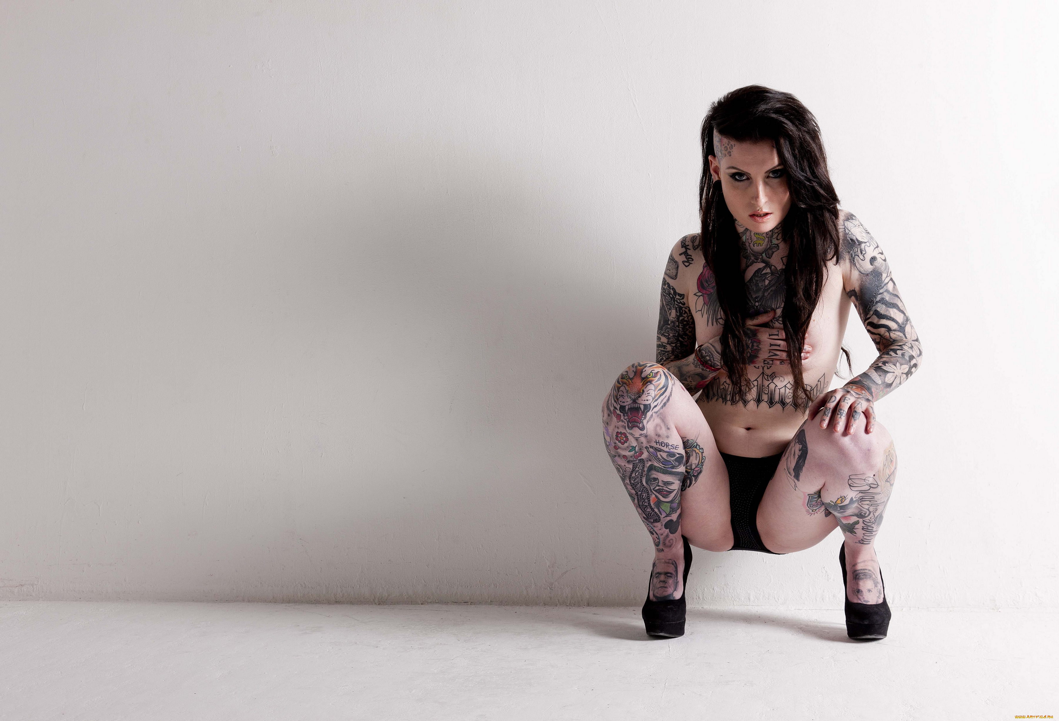 lusy, logan, девушки, стена, тату