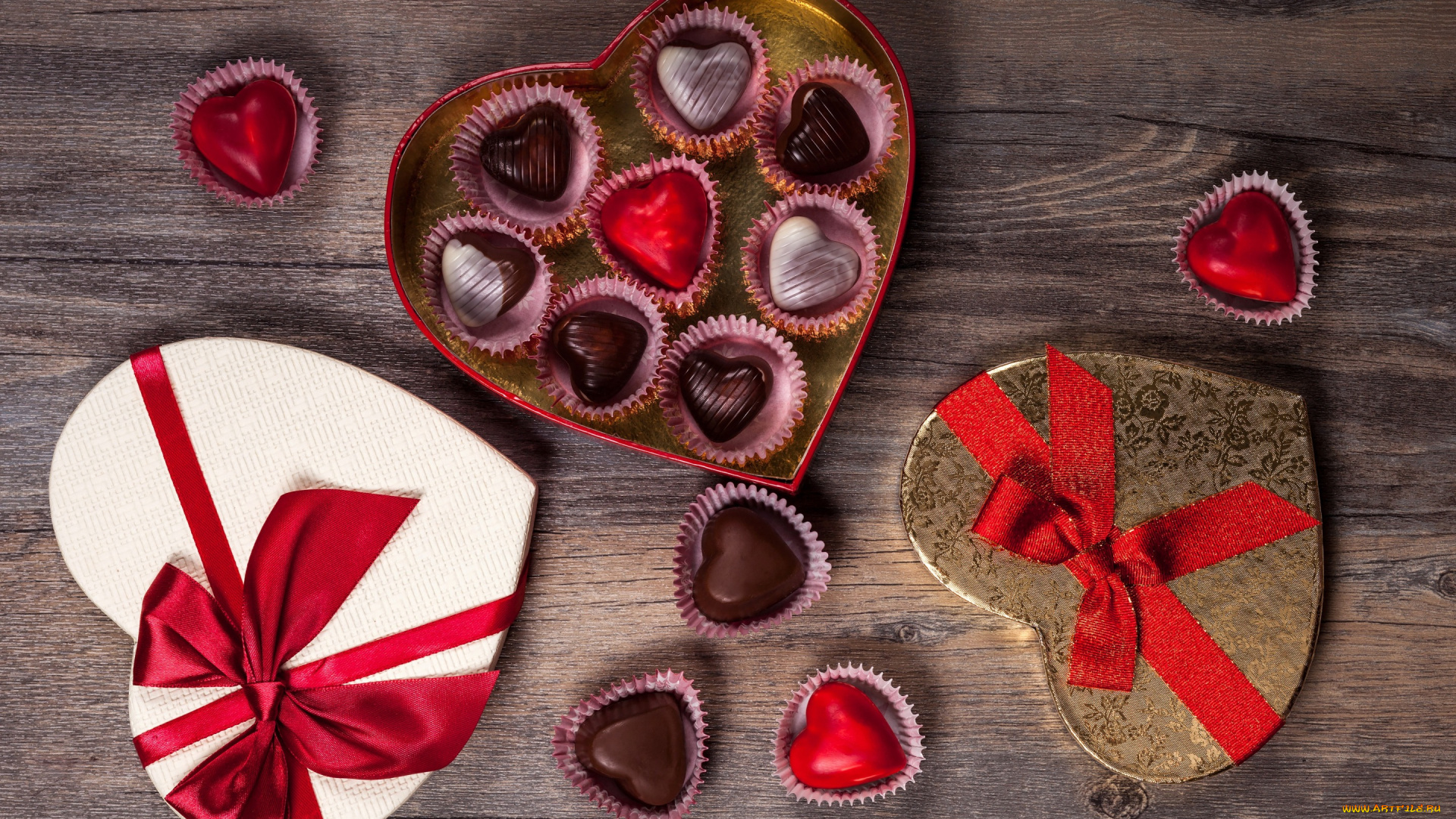 праздничные, день, святого, валентина, , сердечки, , любовь, love, decoration, candy, конфеты, сердечки, hearts, gift, любовь, romantic, chocolate, wood, шоколад