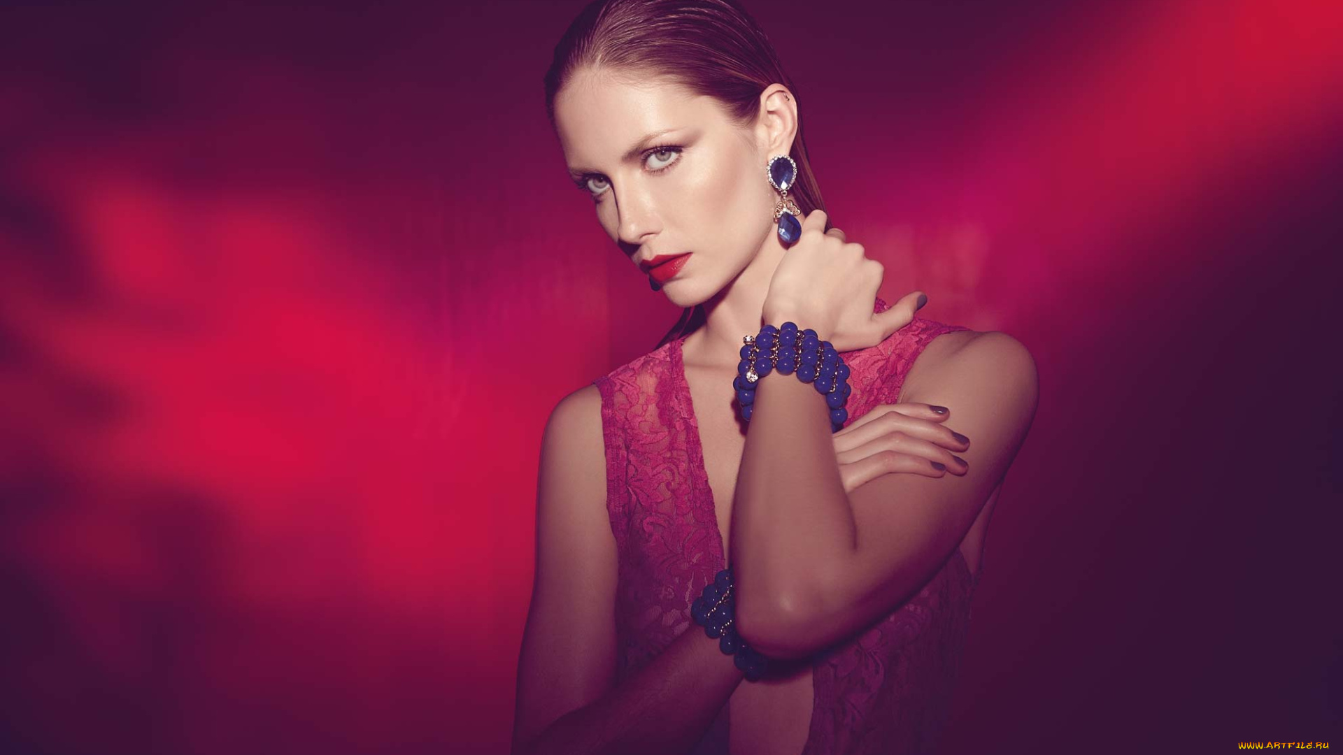 девушки, ana, claudia, michels, рыжая, модель, декольте, браслет, серьги