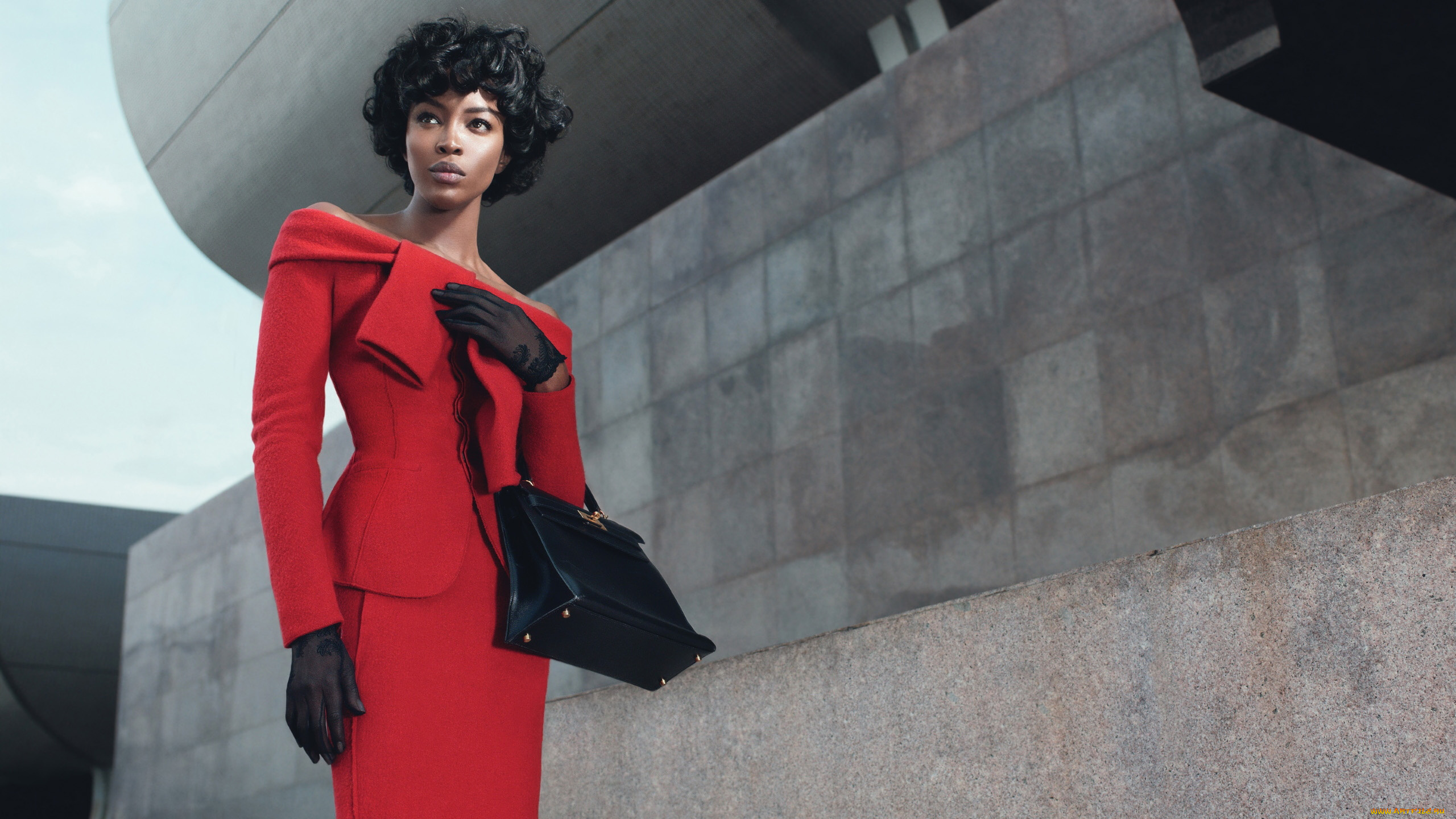 девушки, naomi, campbell, костюм, перчатки, сумочка