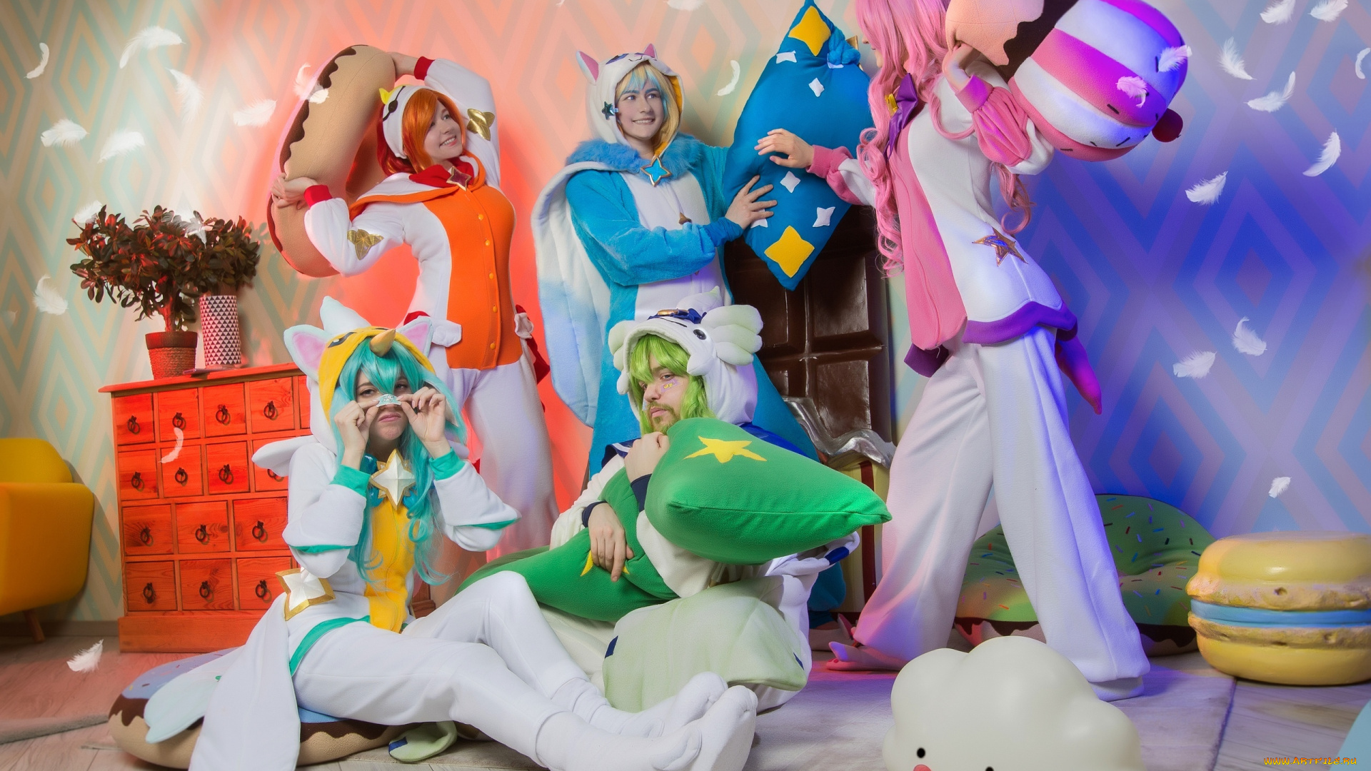 разное, маски, , карнавальные, костюмы, компания, костюмы, подушки