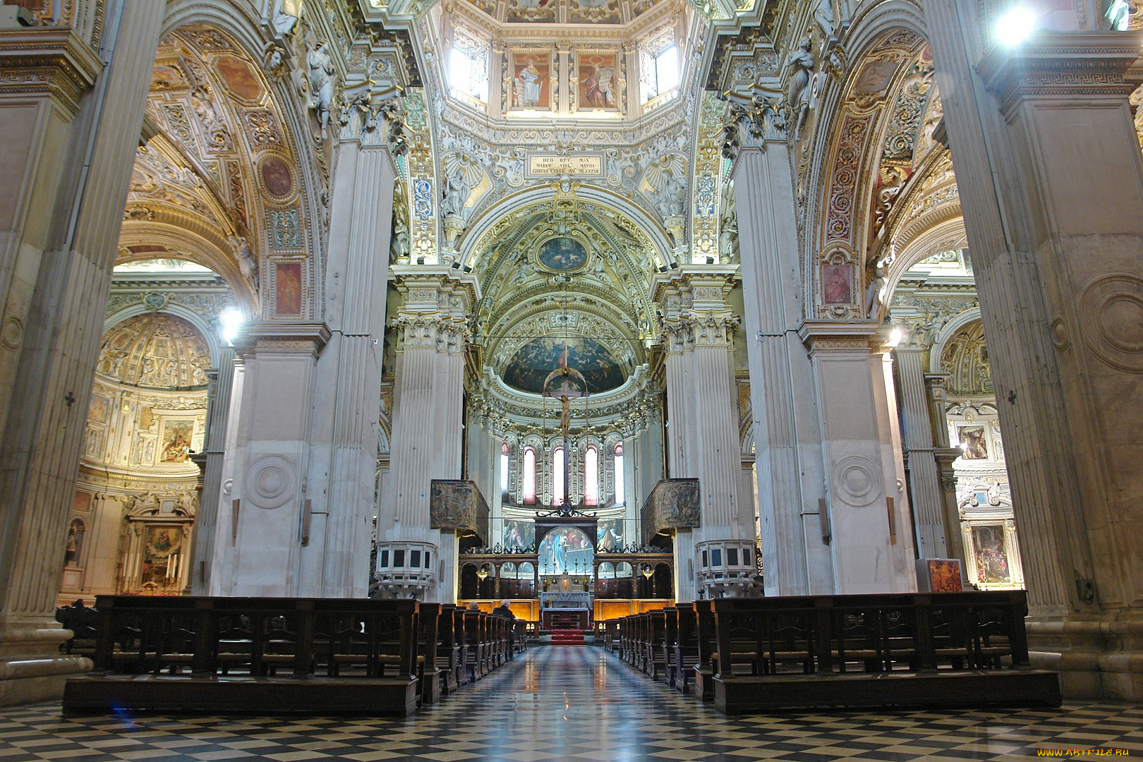 интерьер, убранство, роспись, храма, колонны, распятие