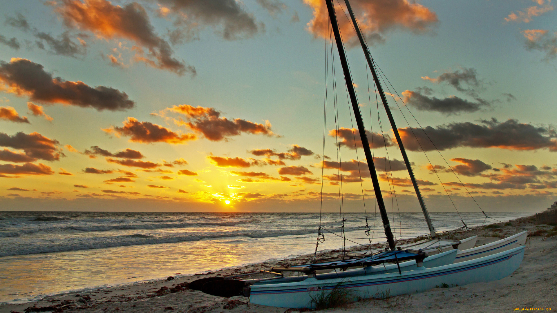корабли, лодки, , шлюпки, облака, небо, закат, берег, пляж, мачта, лодка
