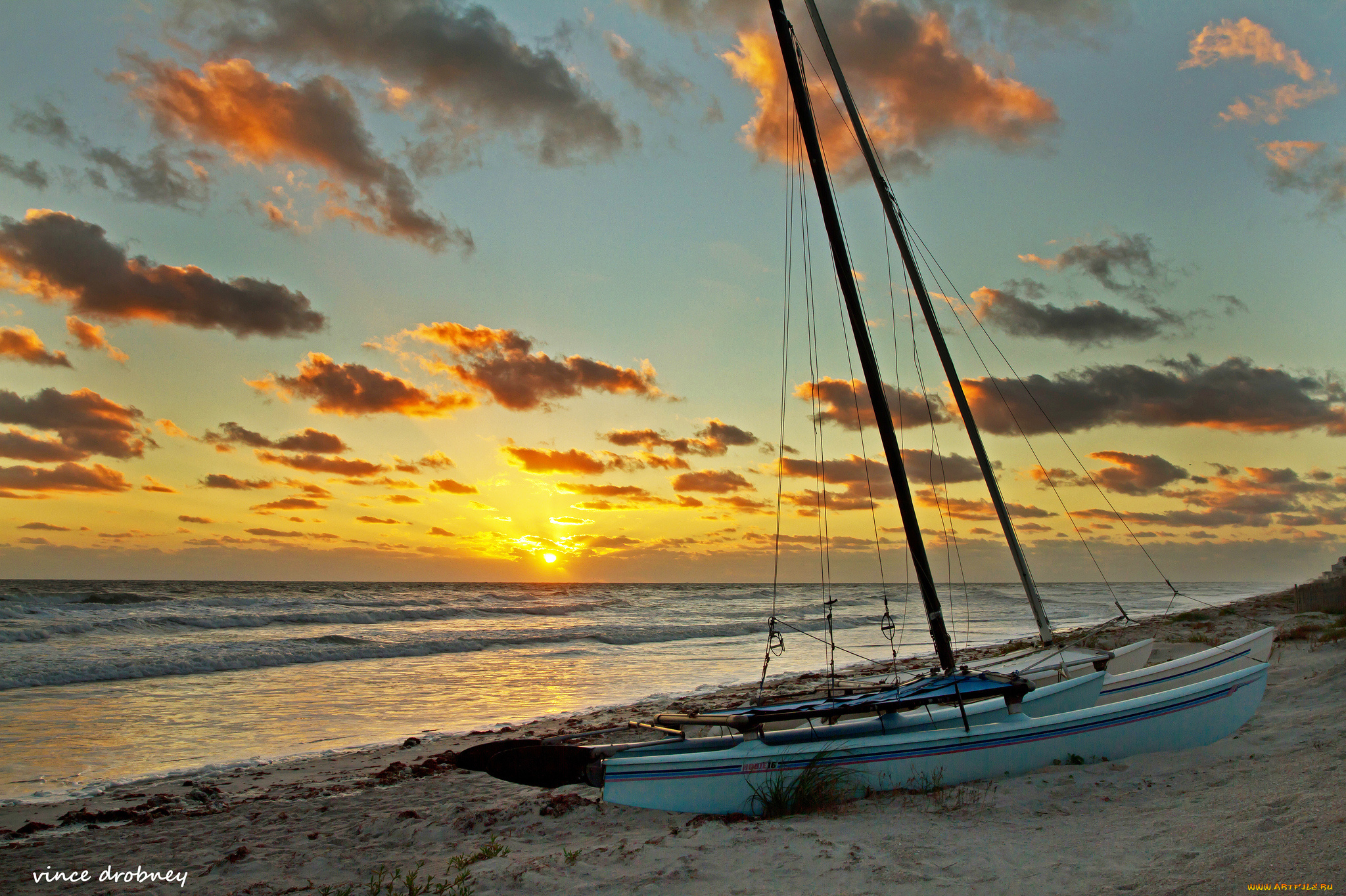 корабли, лодки, , шлюпки, облака, небо, закат, берег, пляж, мачта, лодка