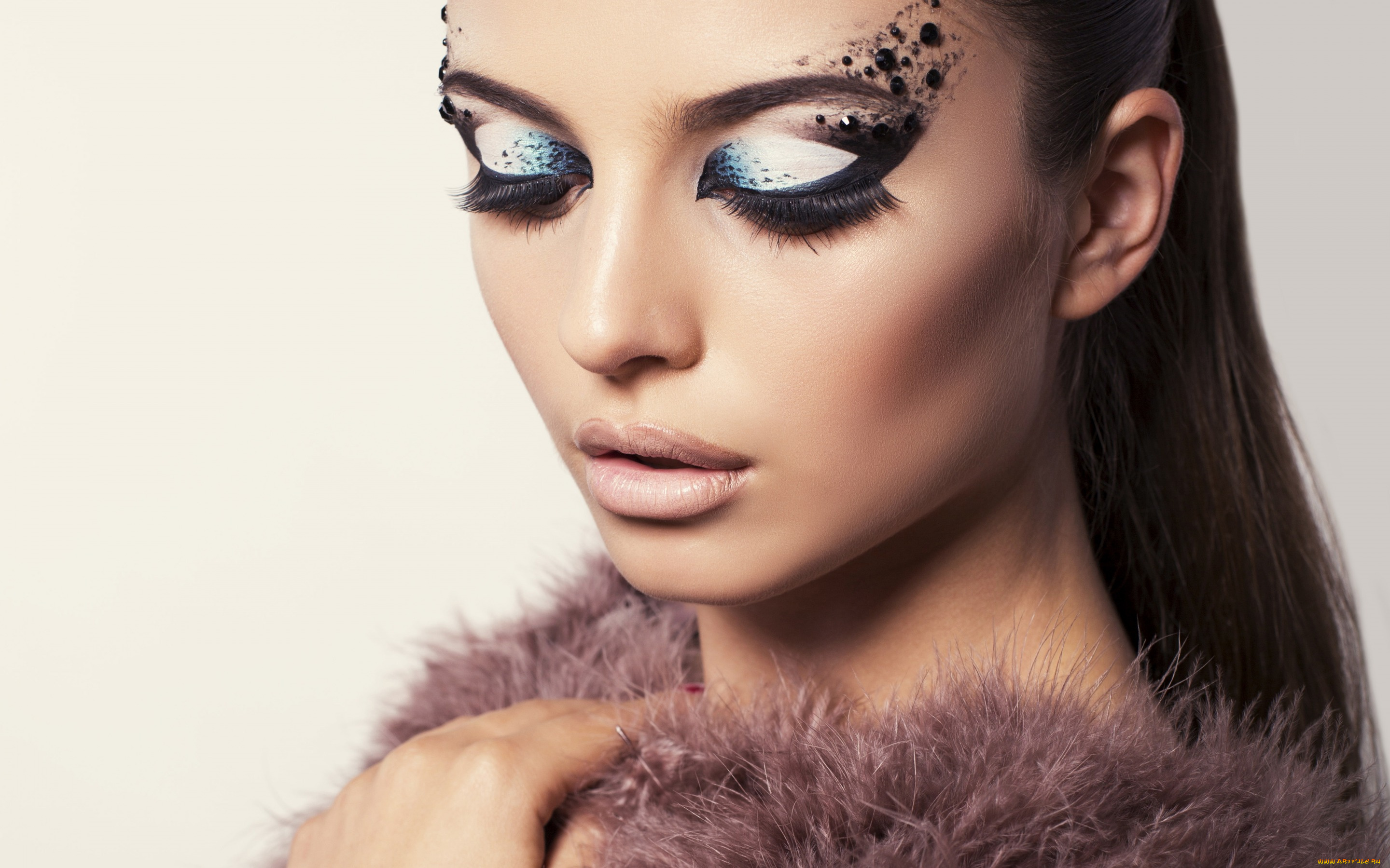 девушки, -unsort, , лица, , портреты, девушка, модель, макияж, ресницы, закрытые, глаза, волосы, хвост, фон