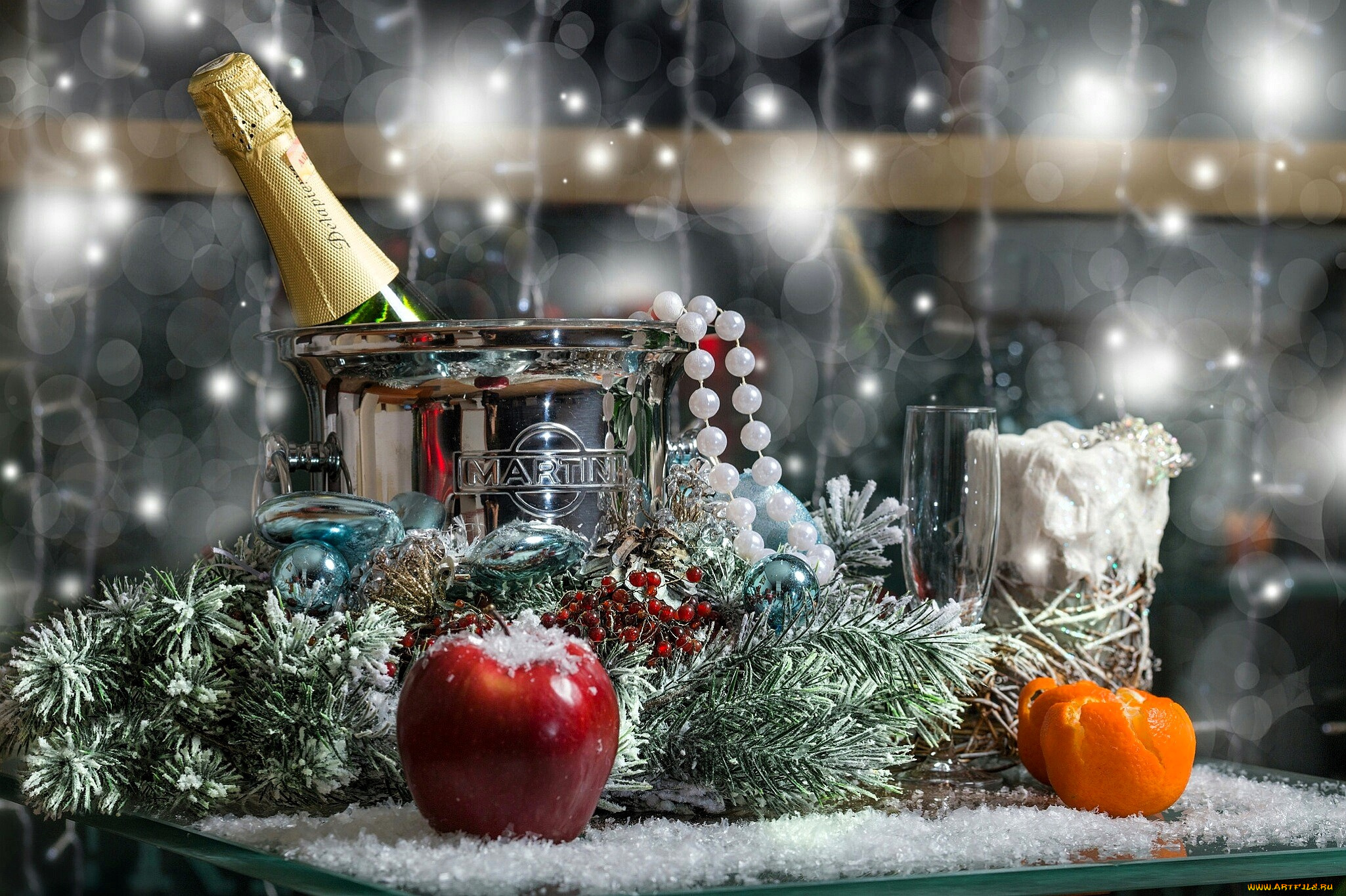 праздничные, угощения, бутылка, шампанское, яблоки, ветки, хвоя